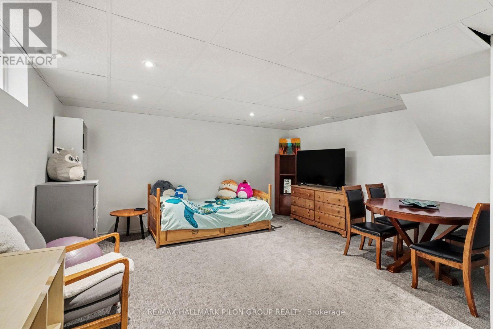 16 Eastpark Drive Property Photo 19