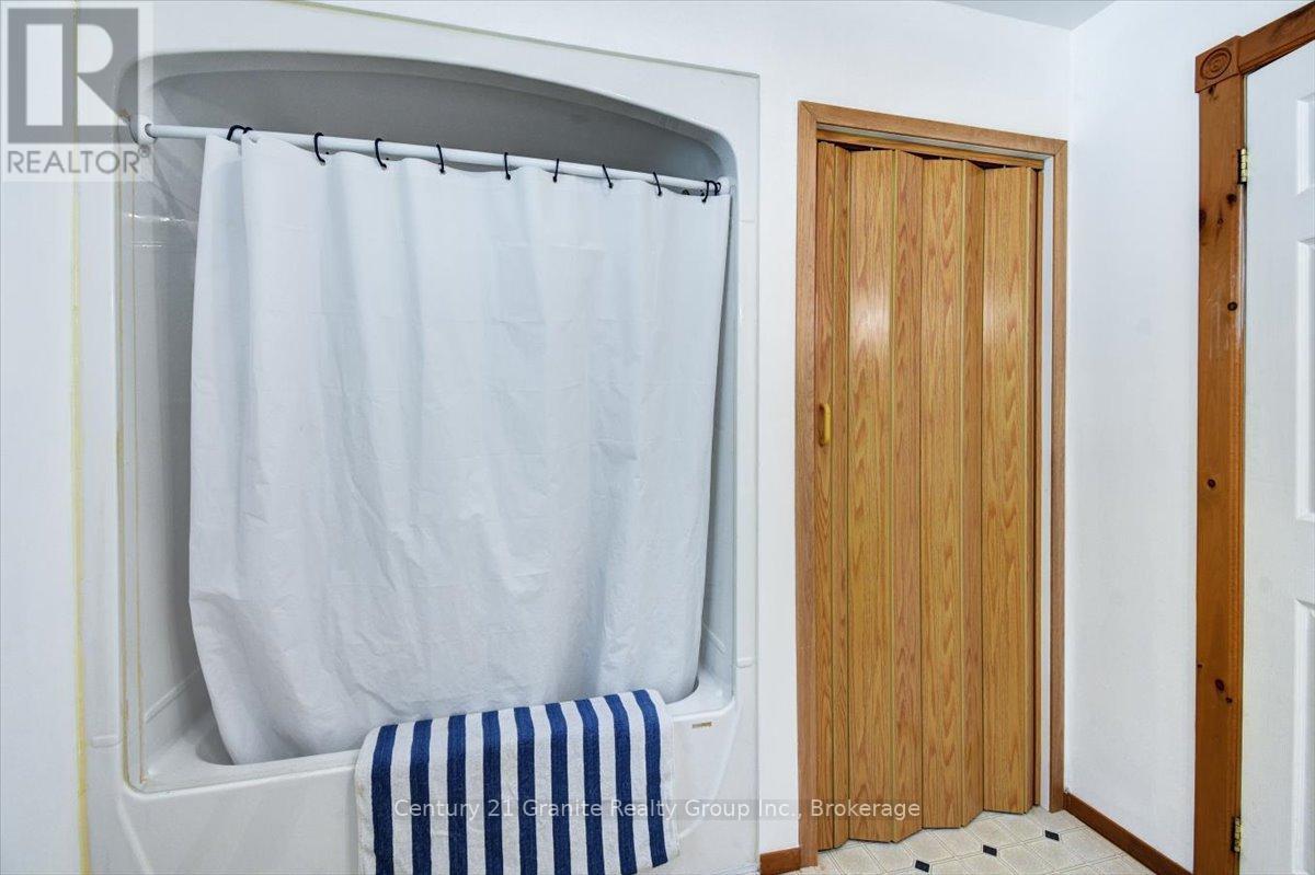 66 Hastings Street S Property Photo 21