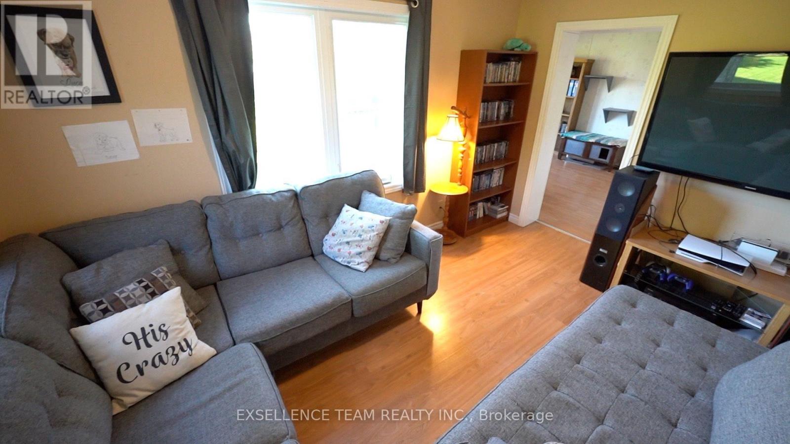 7 Mary Street Property Photo 15