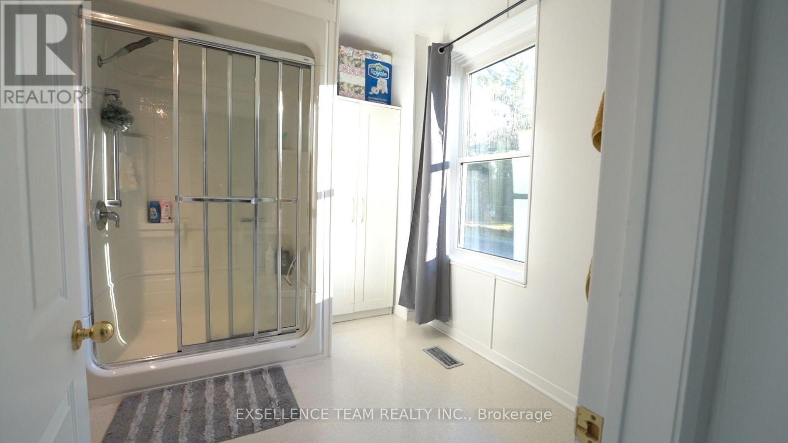7 Mary Street Property Photo 23