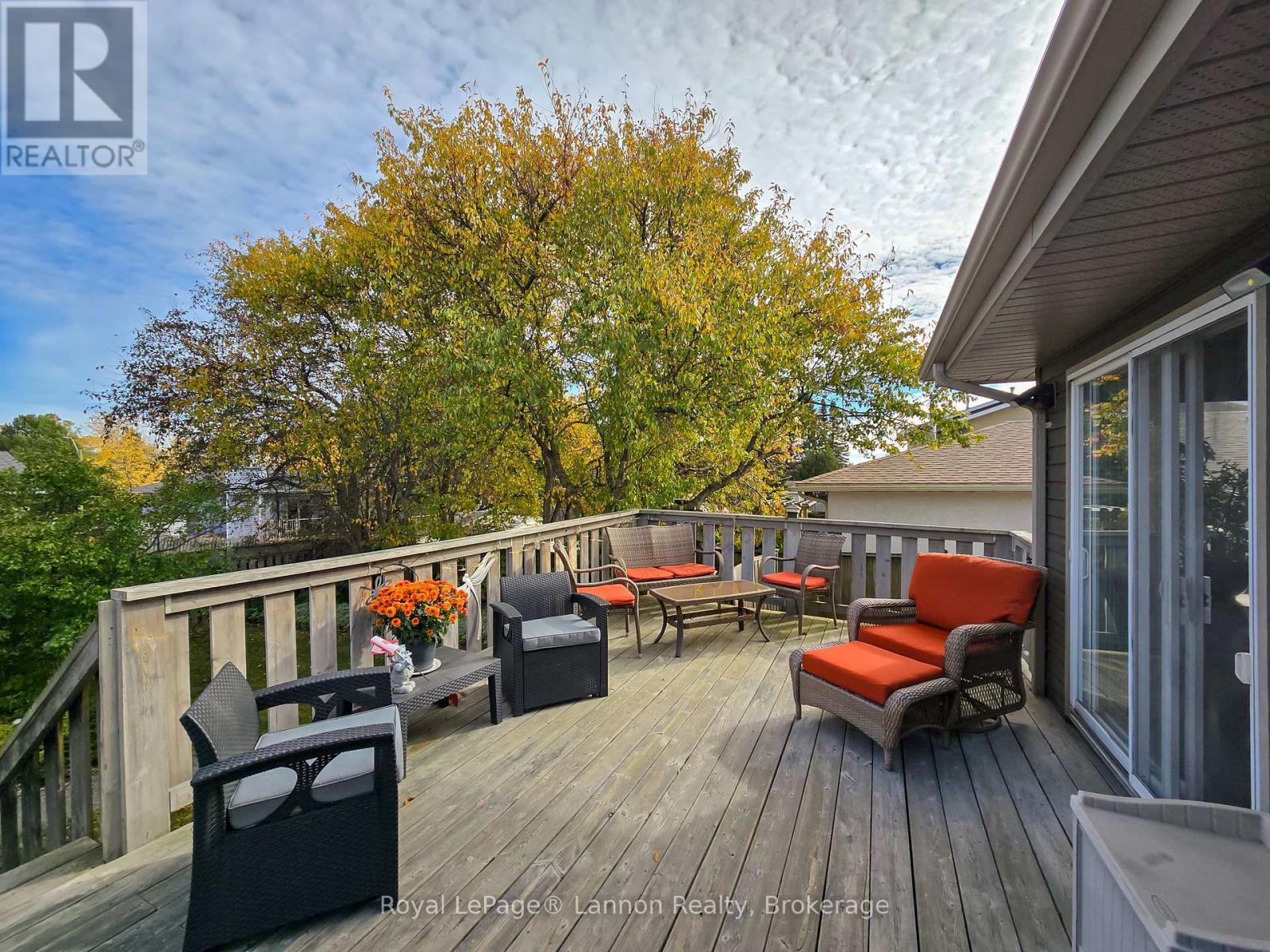 612 Lanark Crescent Property Photo 6