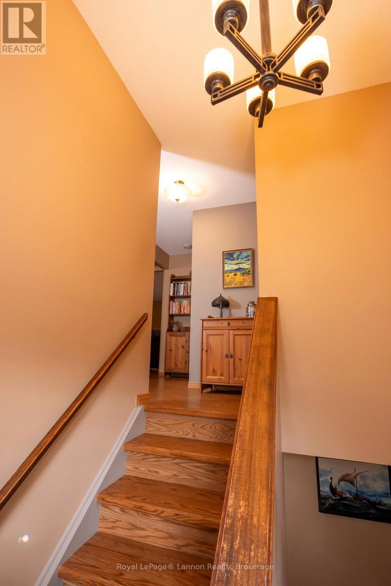 612 Lanark Crescent Property Photo 10