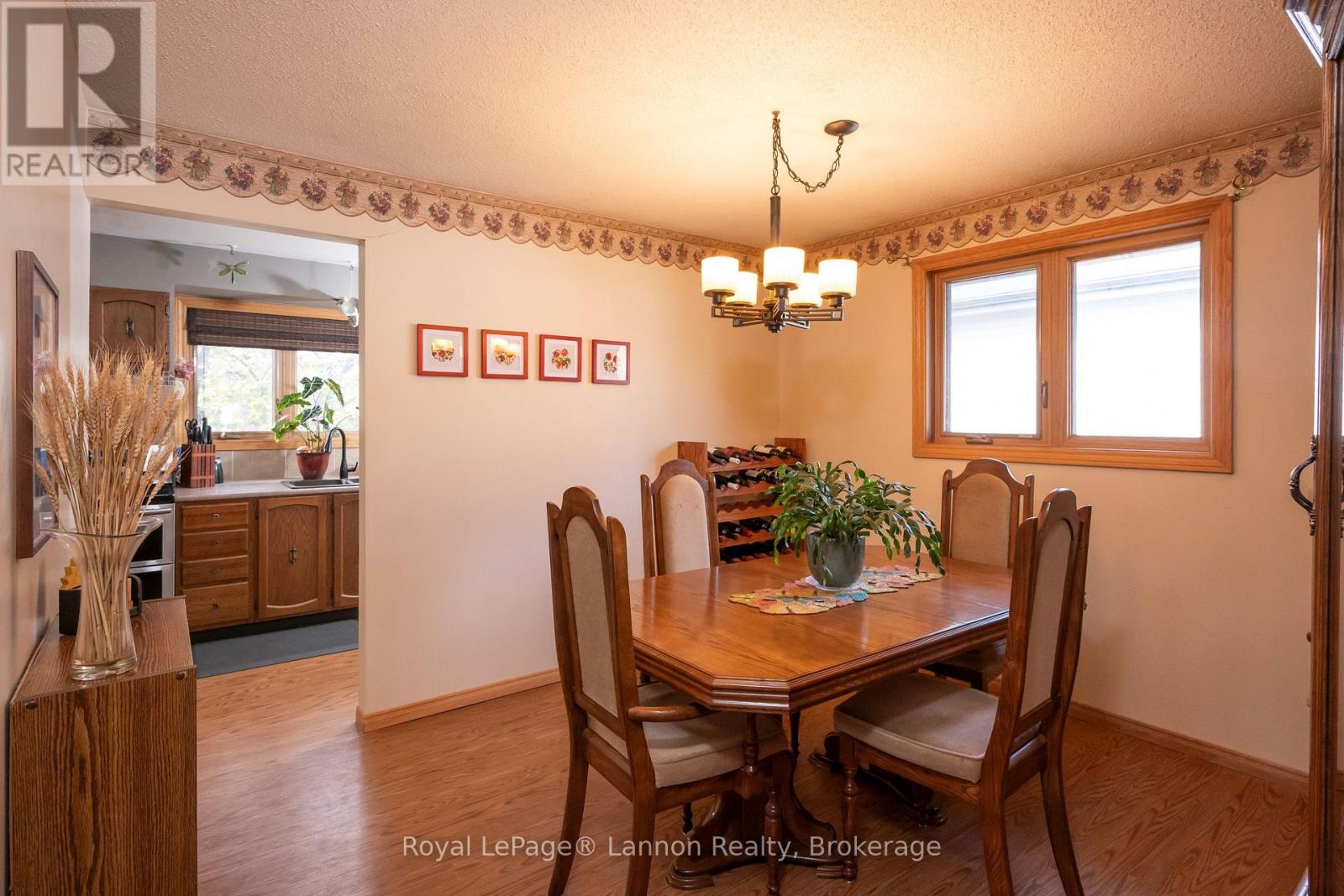 612 Lanark Crescent Property Photo 16