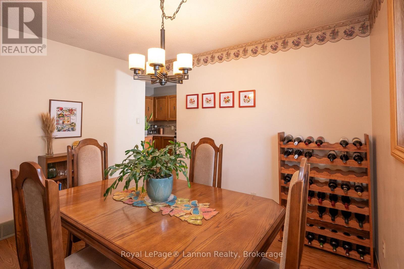 612 Lanark Crescent Property Photo 17