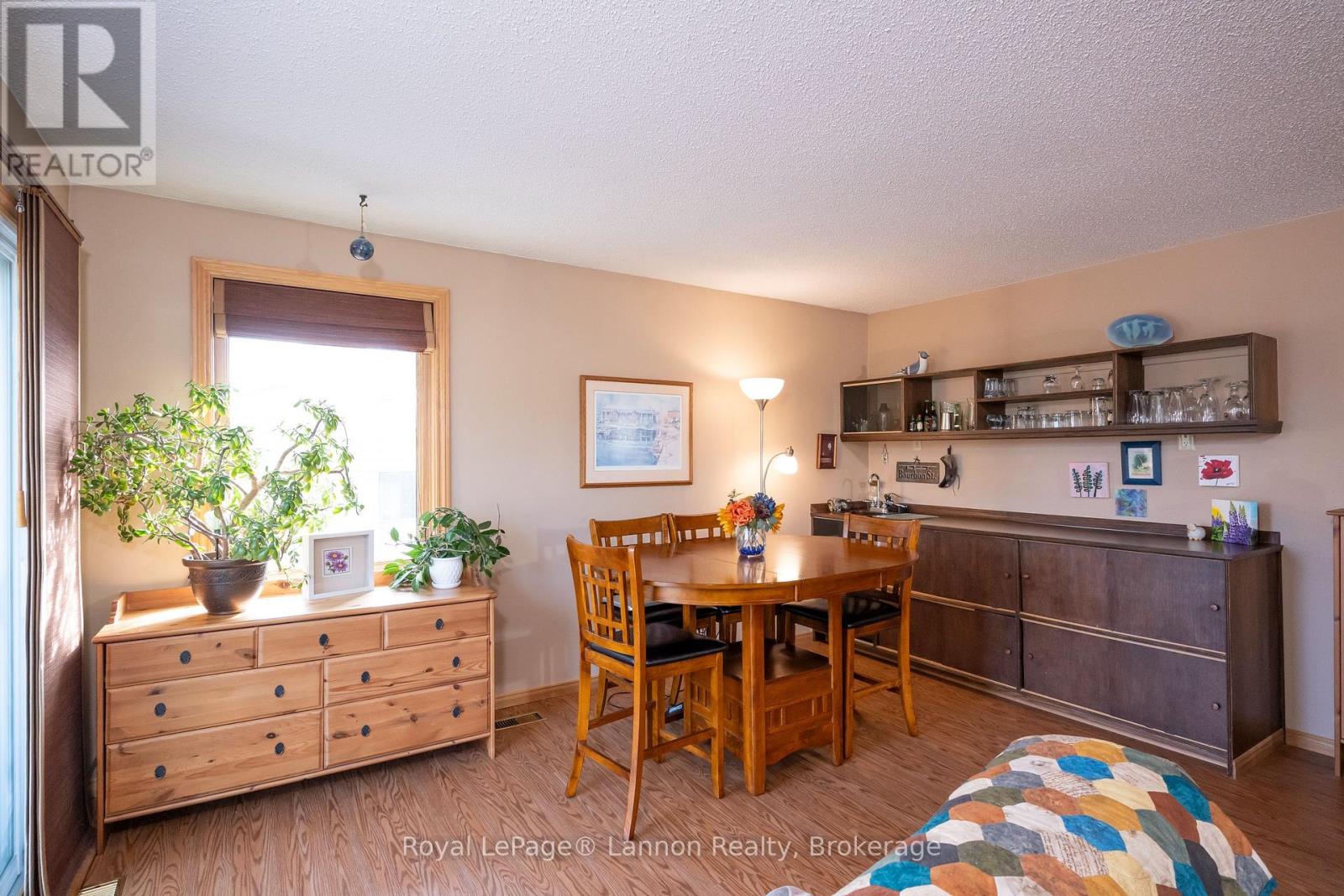 612 Lanark Crescent Property Photo 22
