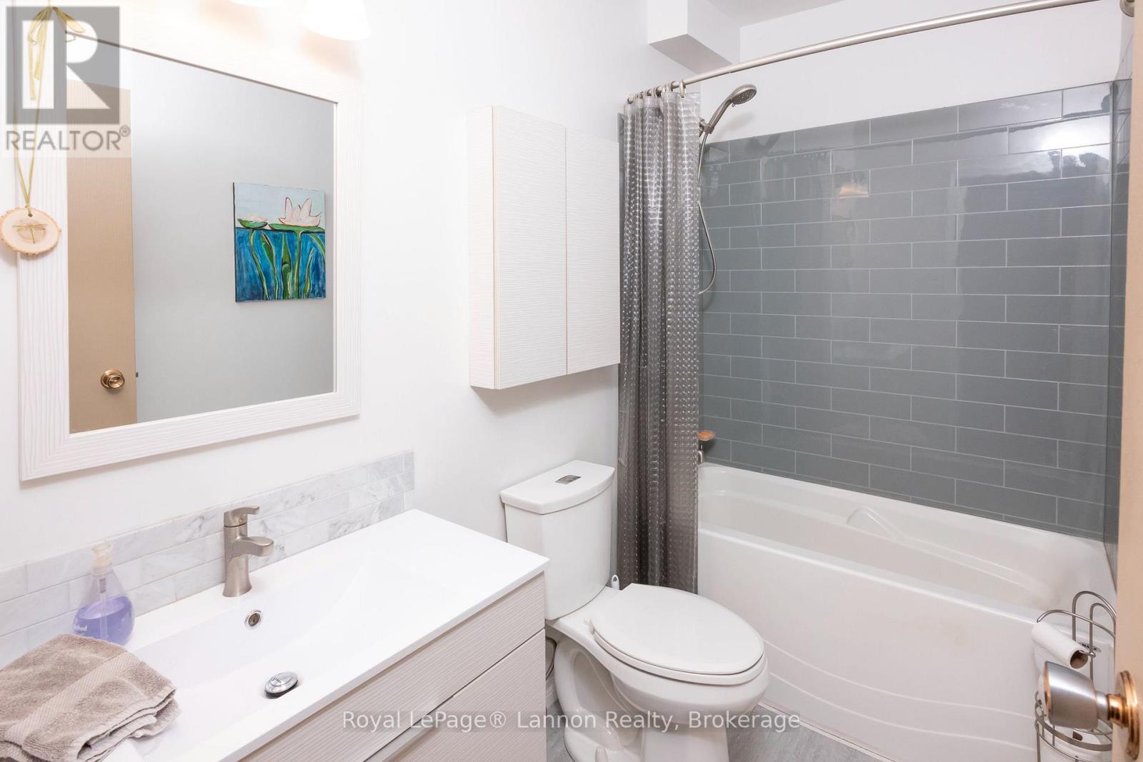 612 Lanark Crescent Property Photo 26