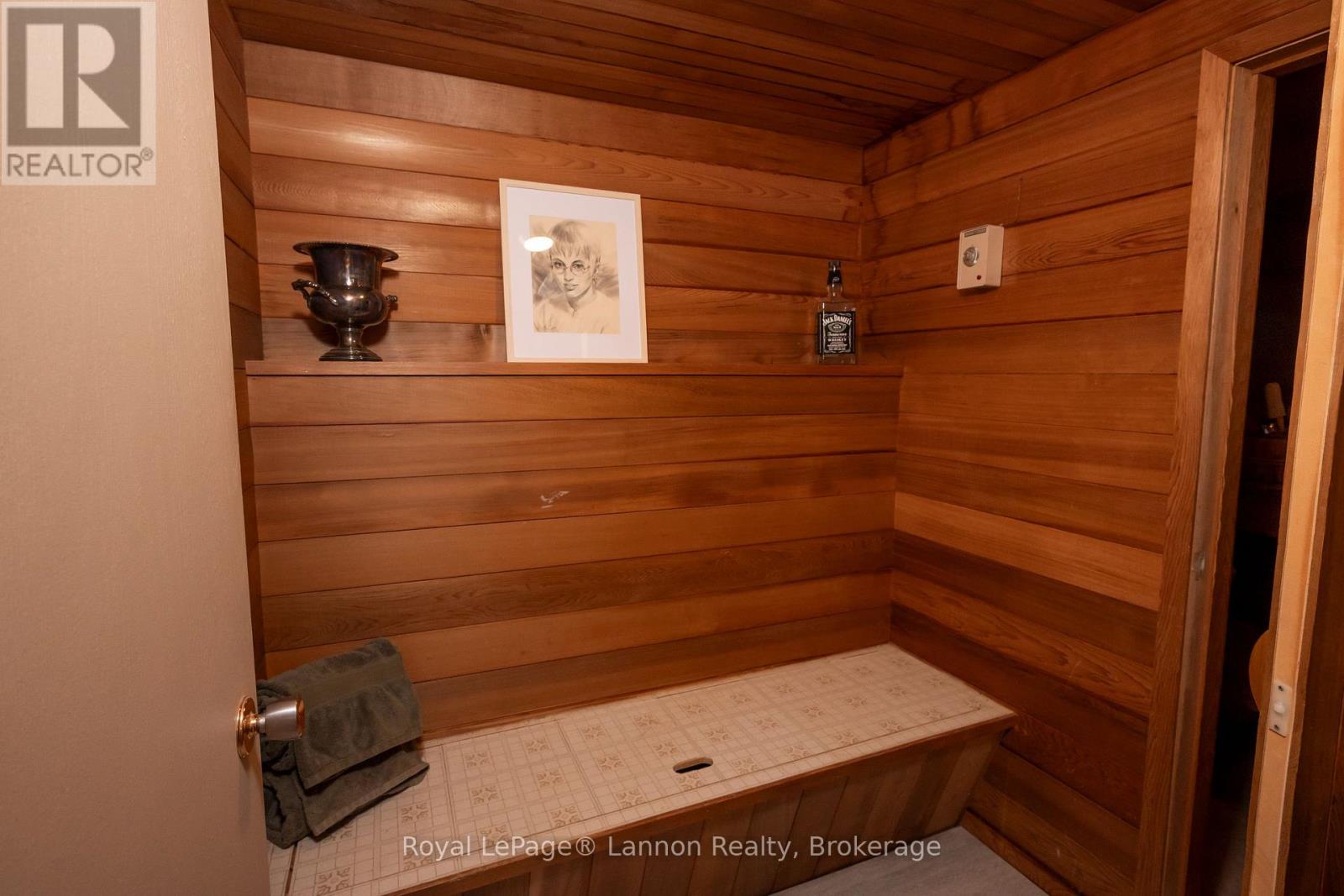 612 Lanark Crescent Property Photo 29