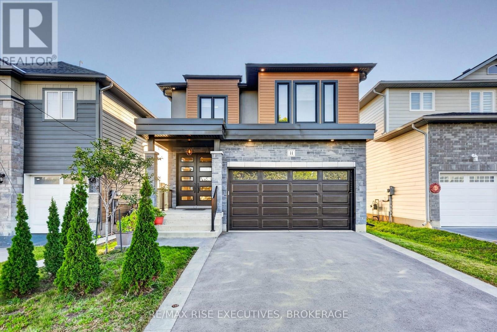 14 Park Crescent Property Photo 2