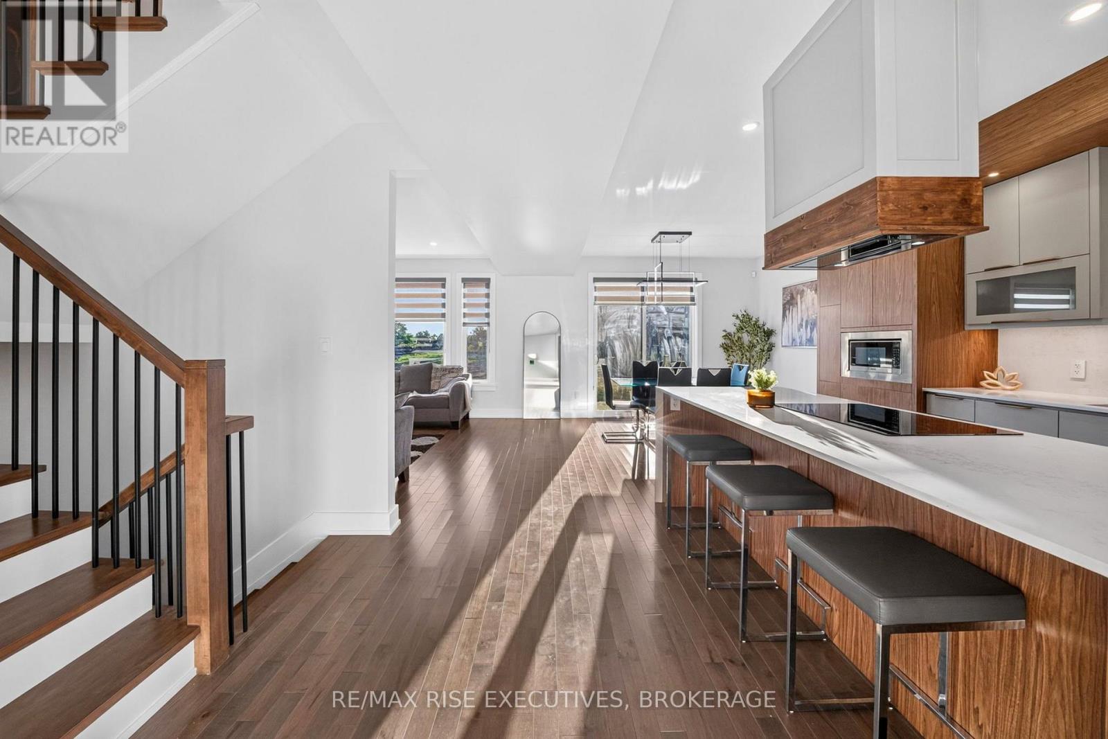14 Park Crescent Property Photo 7