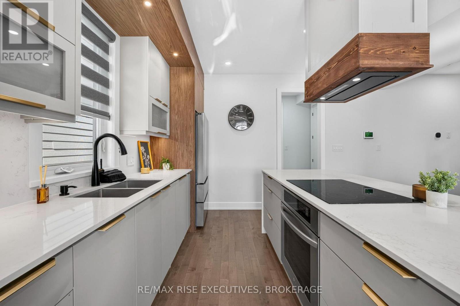 14 Park Crescent Property Photo 10