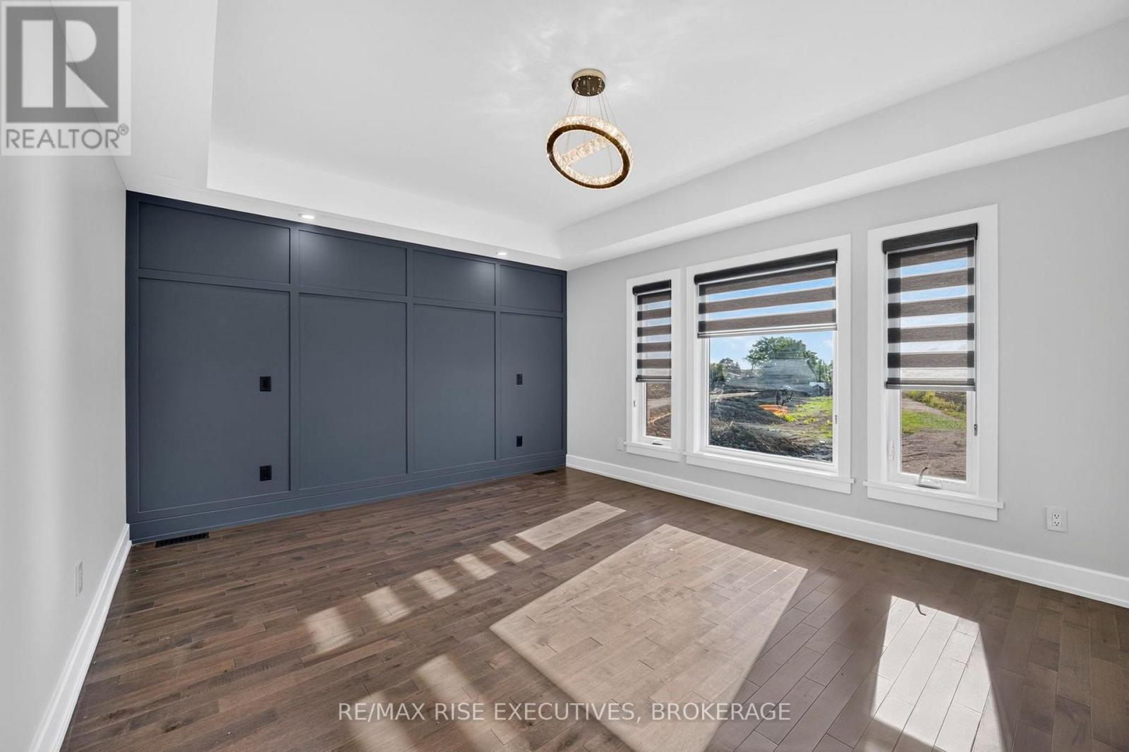 14 Park Crescent Property Photo 17