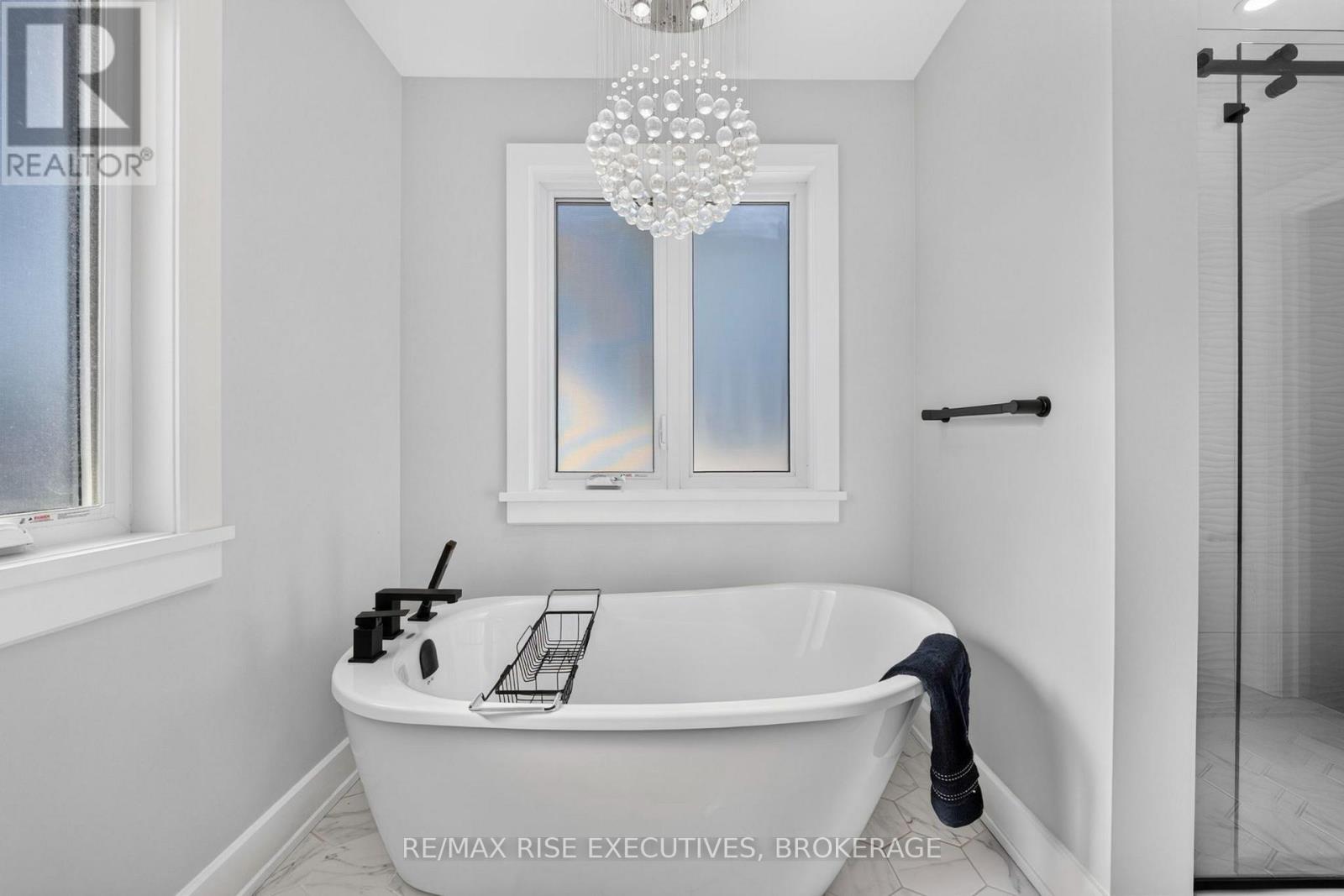 14 Park Crescent Property Photo 20