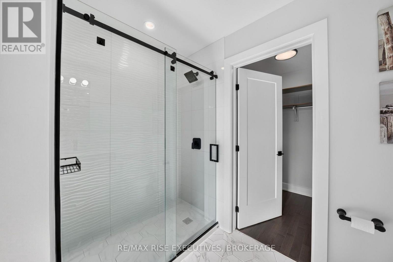 14 Park Crescent Property Photo 24
