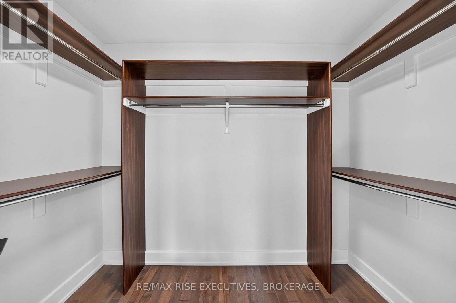 14 Park Crescent Property Photo 25