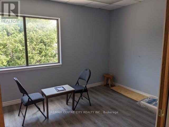 202 - 1555 Glenora Drive Property Photo 5