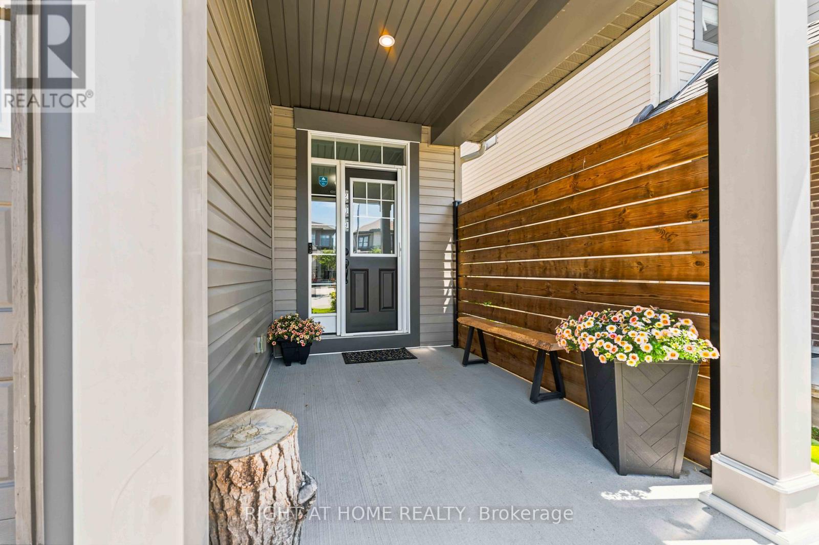 209 Quarter Horse Street Property Photo 3