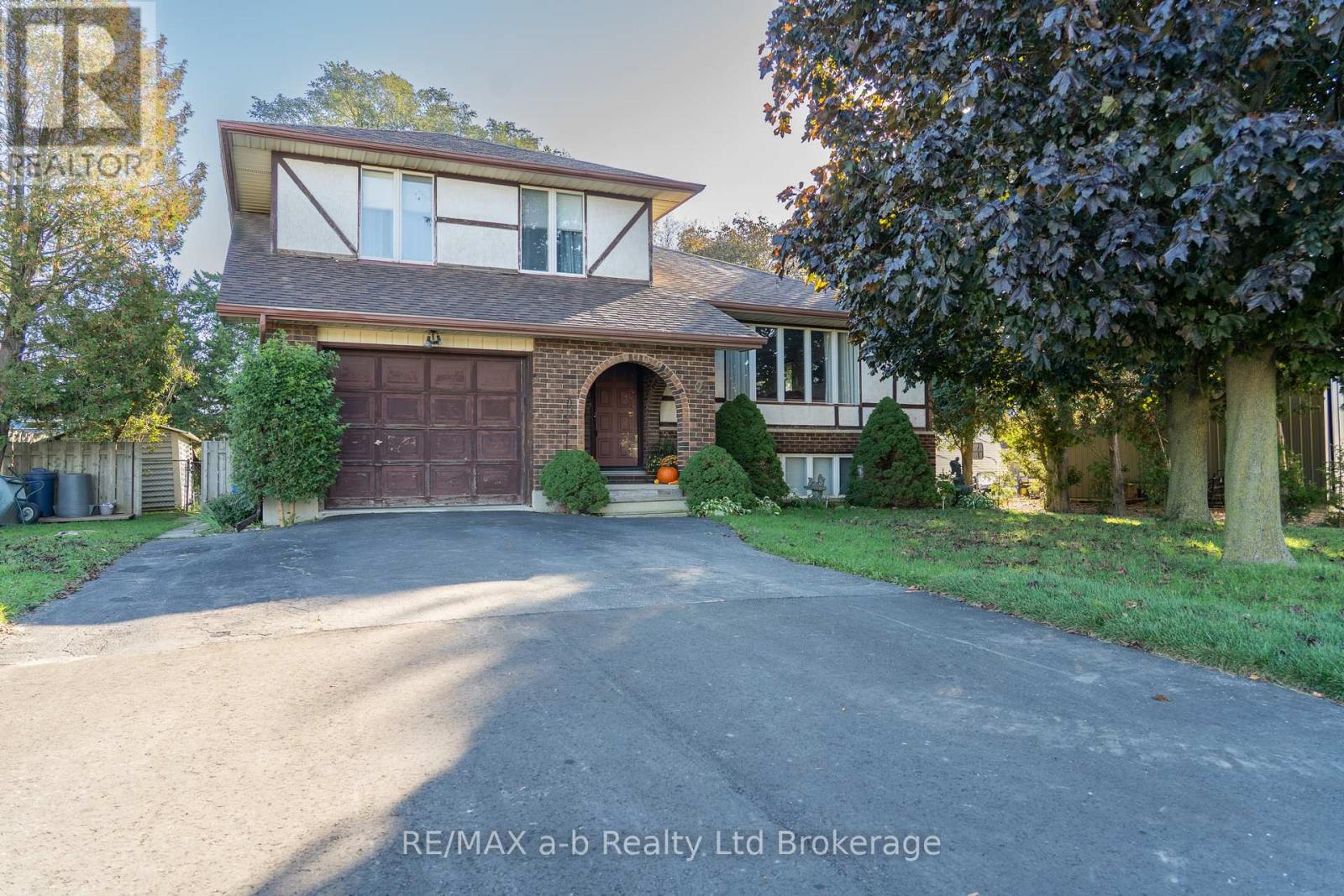 2 Cranberry Road Property Photo 1