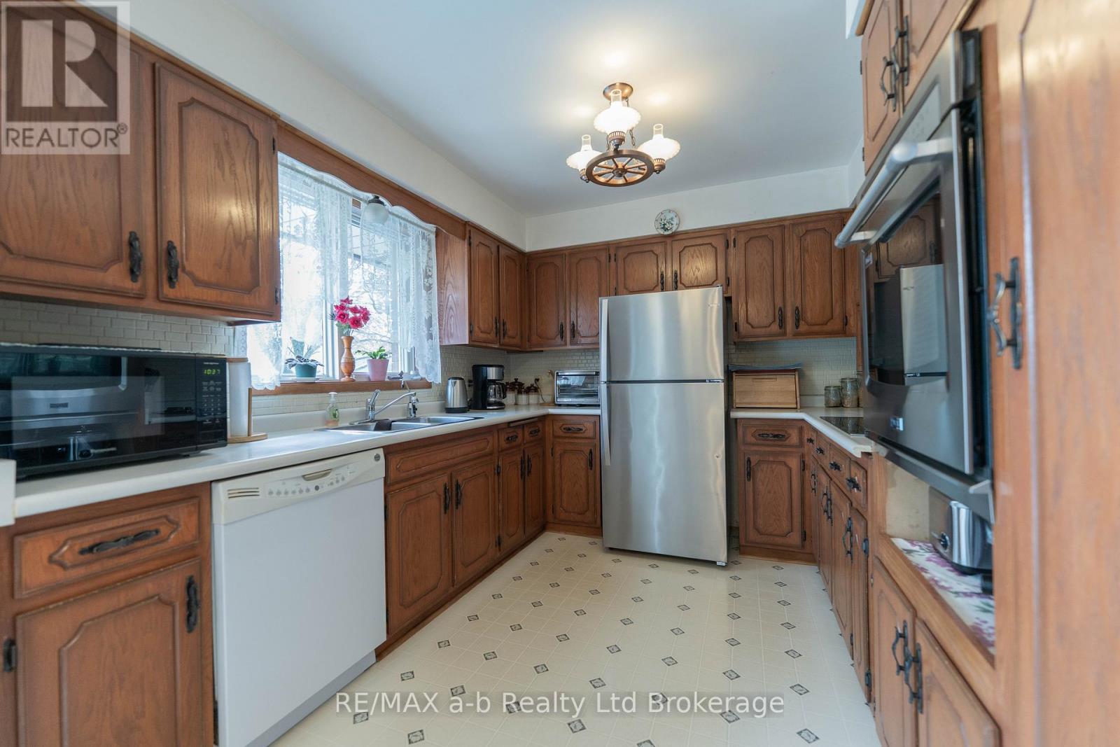 2 Cranberry Road Property Photo 8