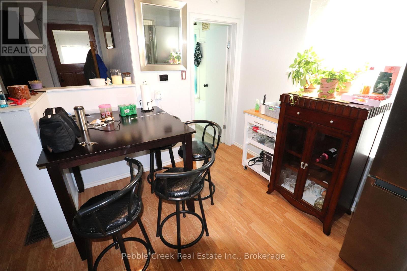 208 Hincks Street Property Photo 6