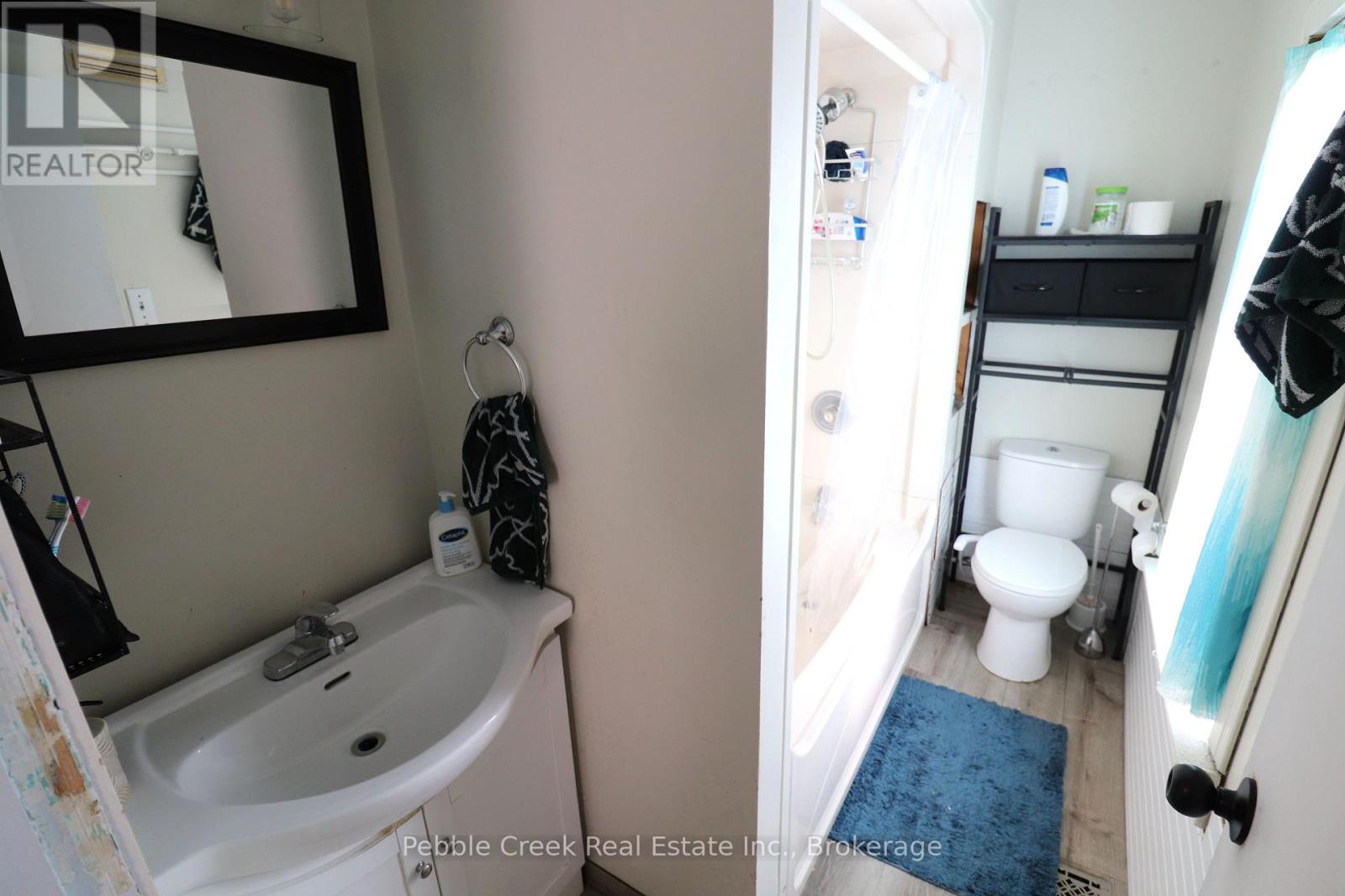 208 Hincks Street Property Photo 7