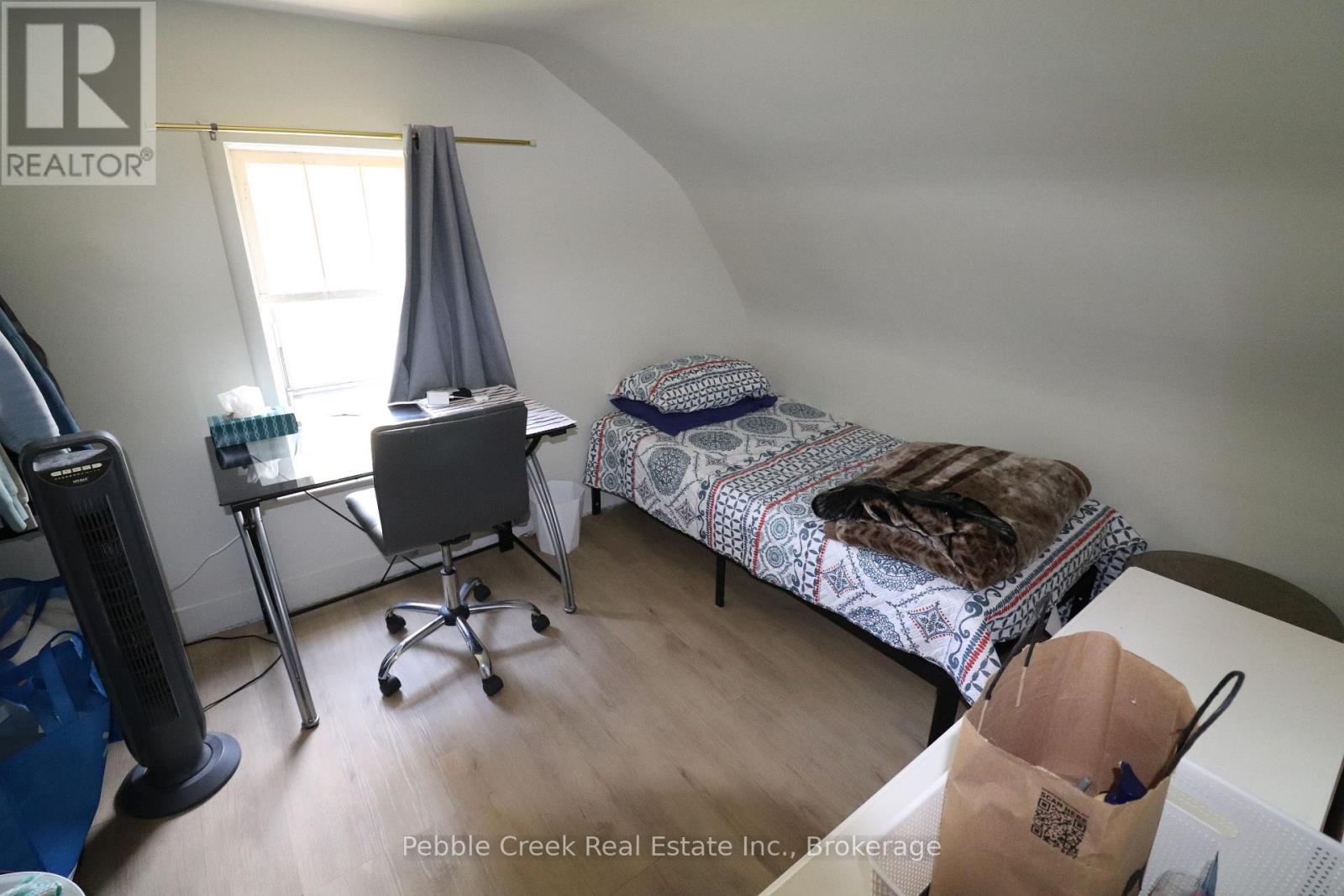 208 Hincks Street Property Photo 12