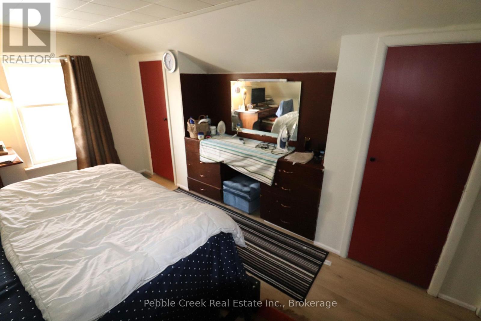 208 Hincks Street Property Photo 14