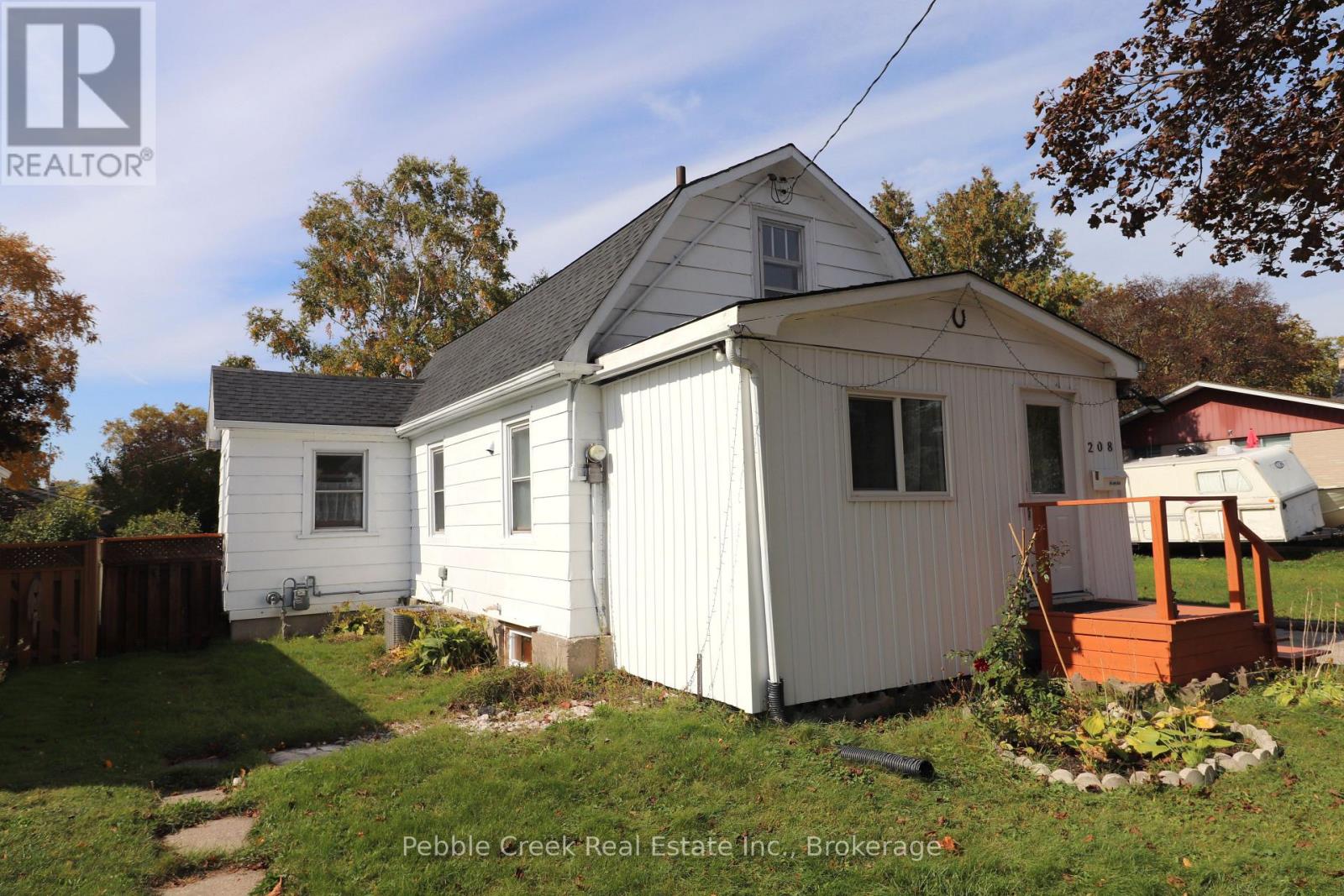 208 Hincks Street Property Photo 23