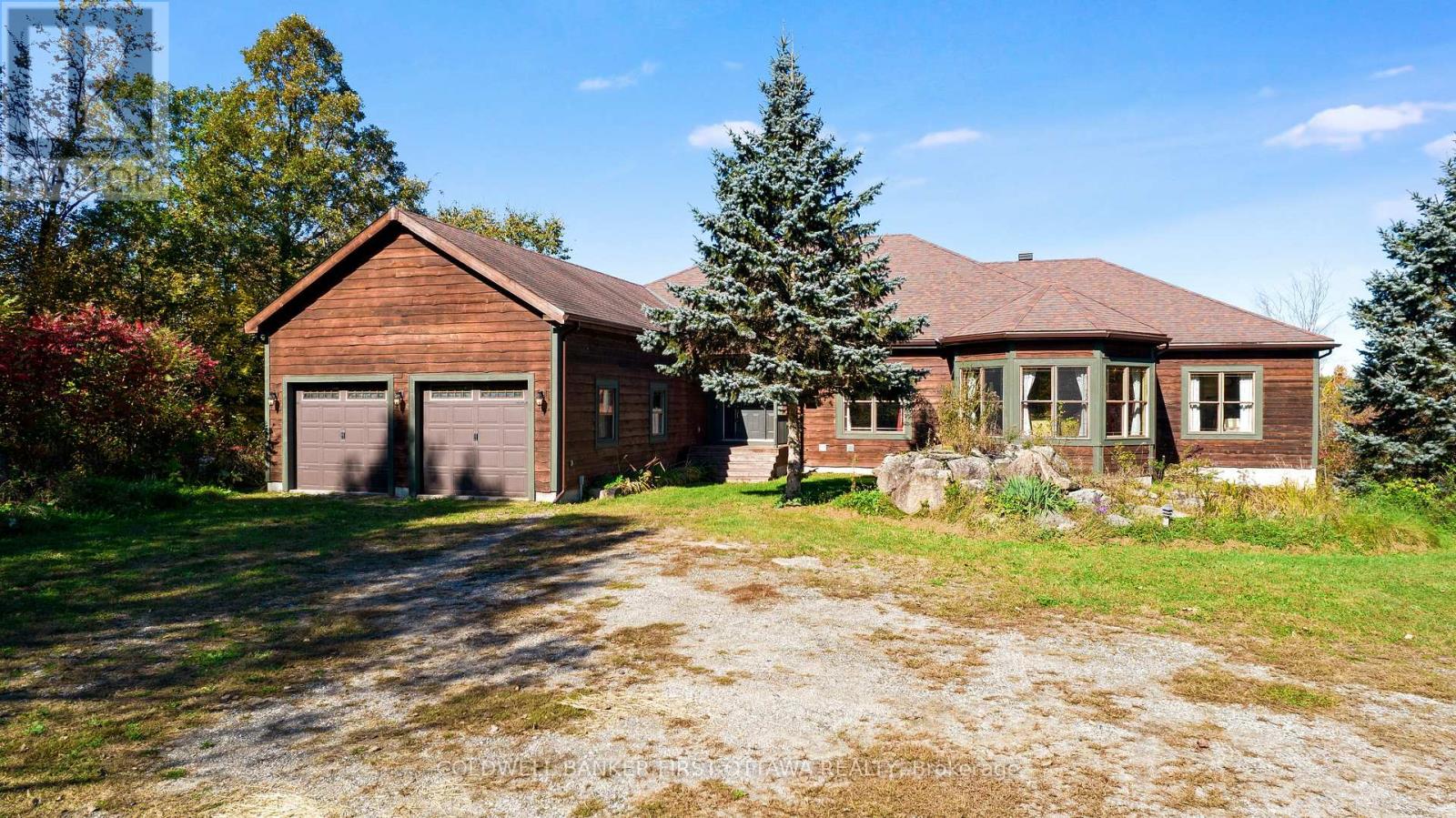 399 Grady Road E Property Photo 5