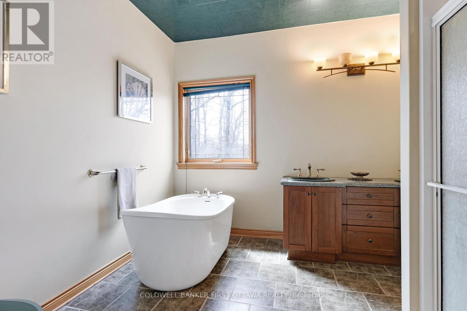 399 Grady Road E Property Photo 18