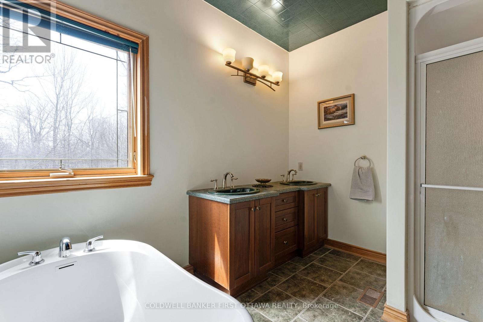 399 Grady Road E Property Photo 19