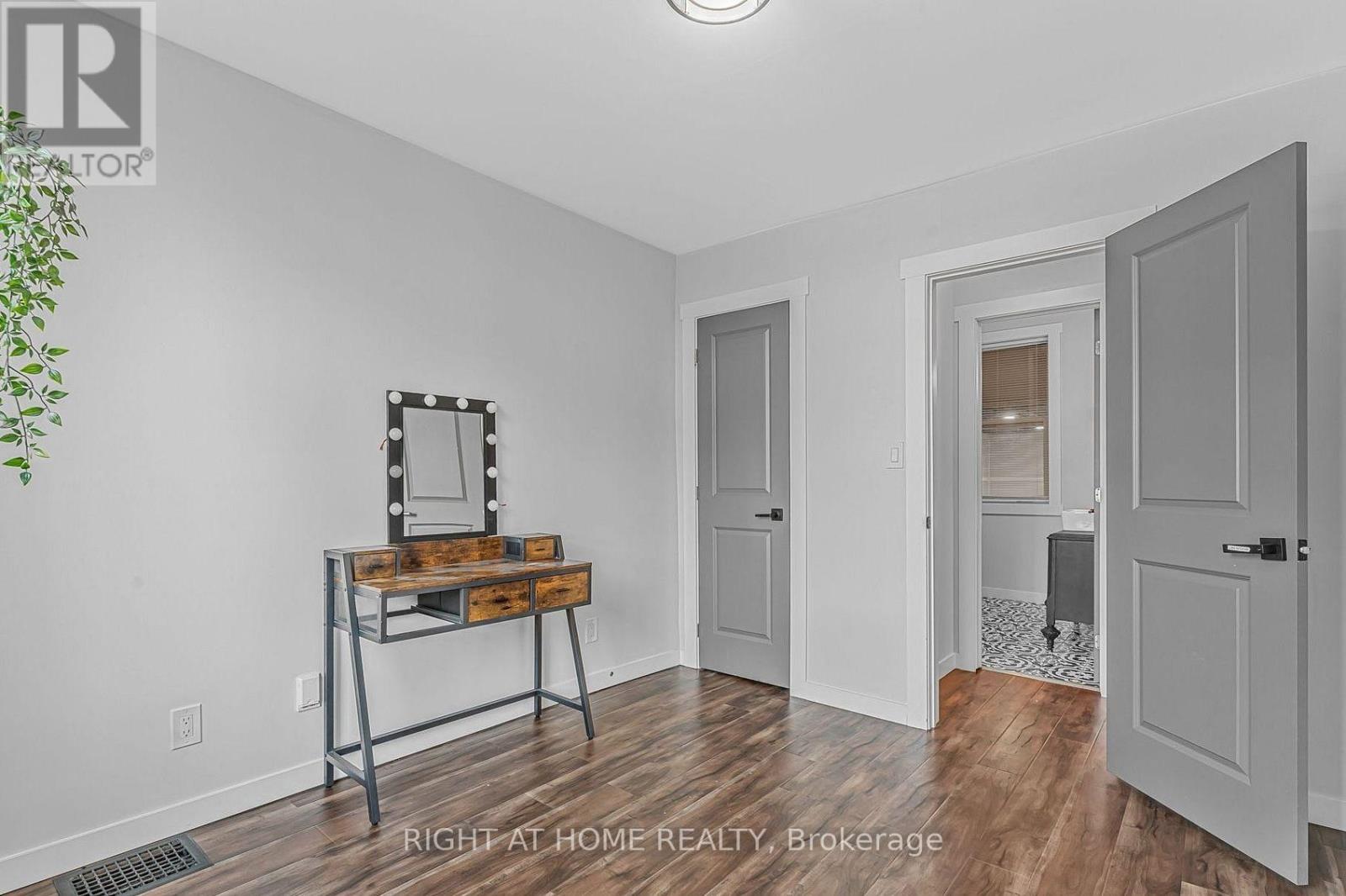 110 Cameron Avenue N Property Photo 16