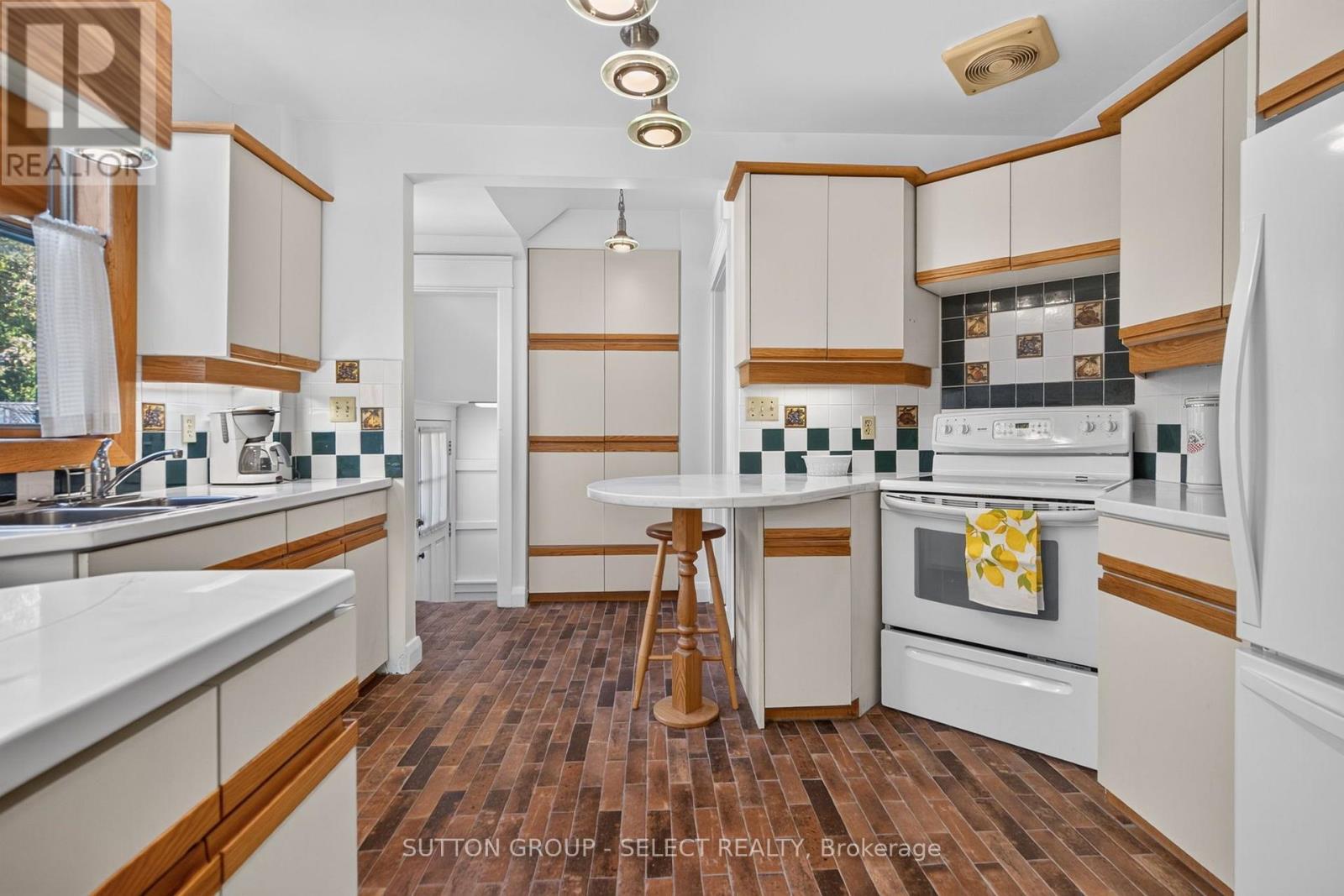 427 Wortley Road Property Photo 16