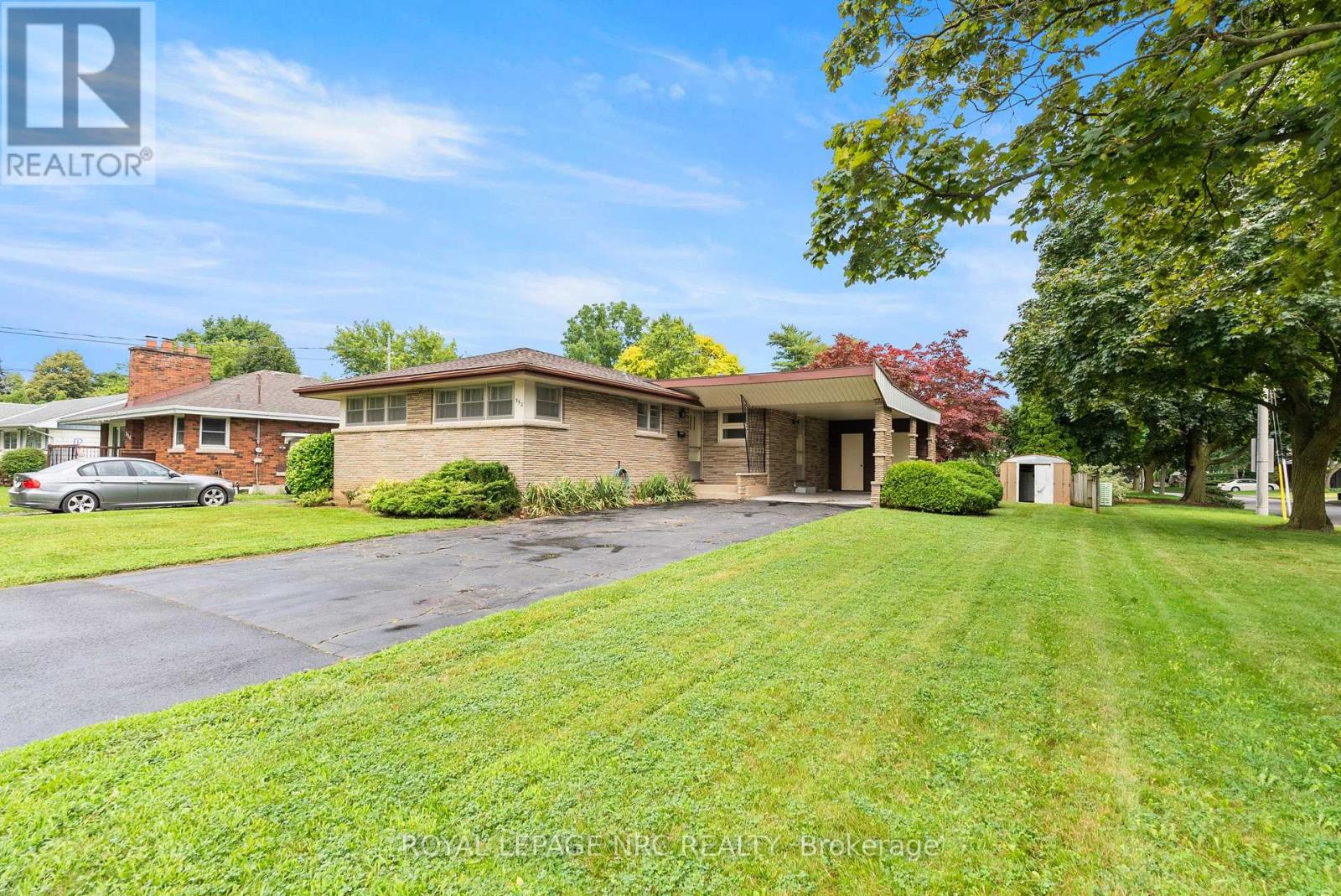 552 Bunting Road Property Photo 3