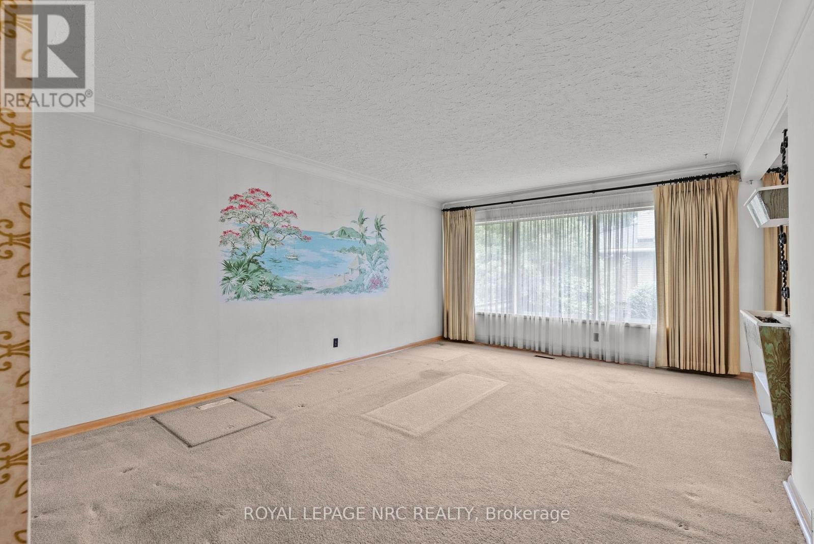 552 Bunting Road Property Photo 7