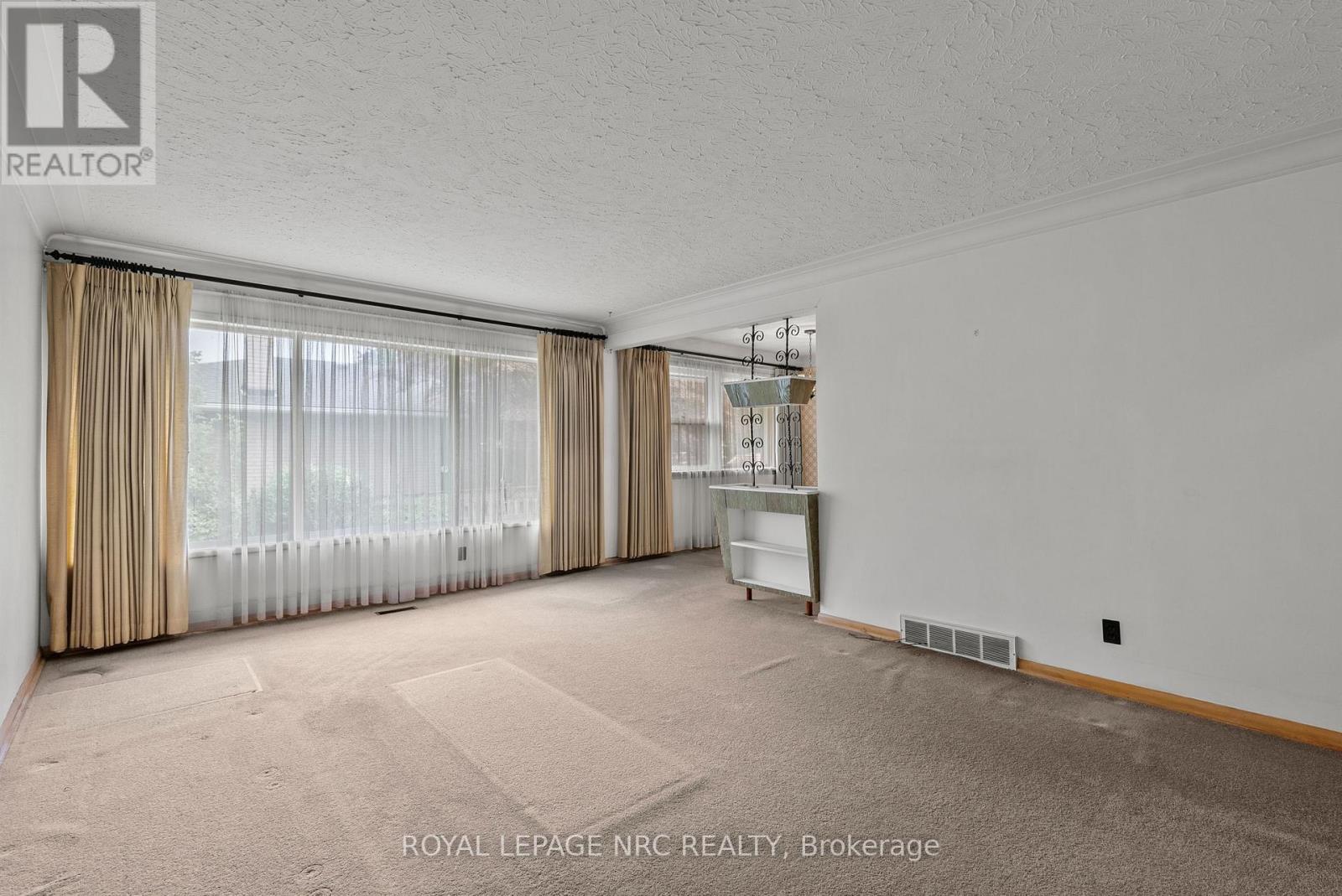 552 Bunting Road Property Photo 10