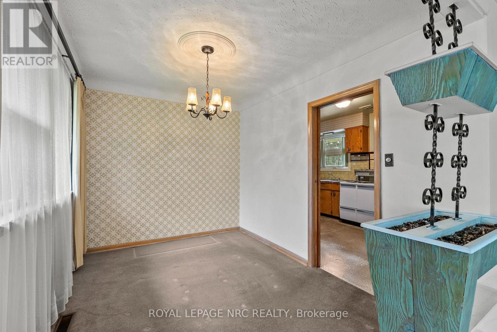 552 Bunting Road Property Photo 12