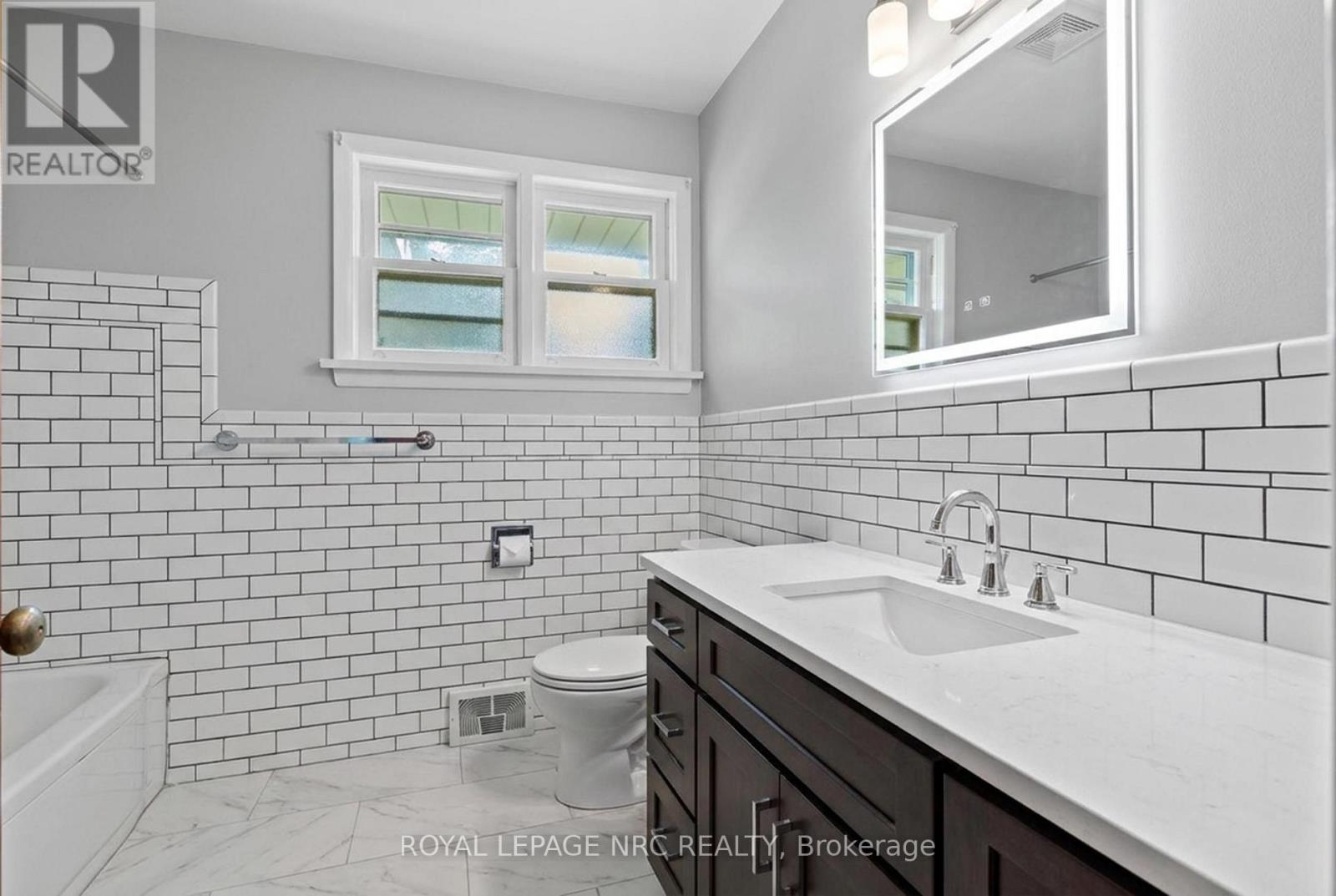 552 Bunting Road Property Photo 24