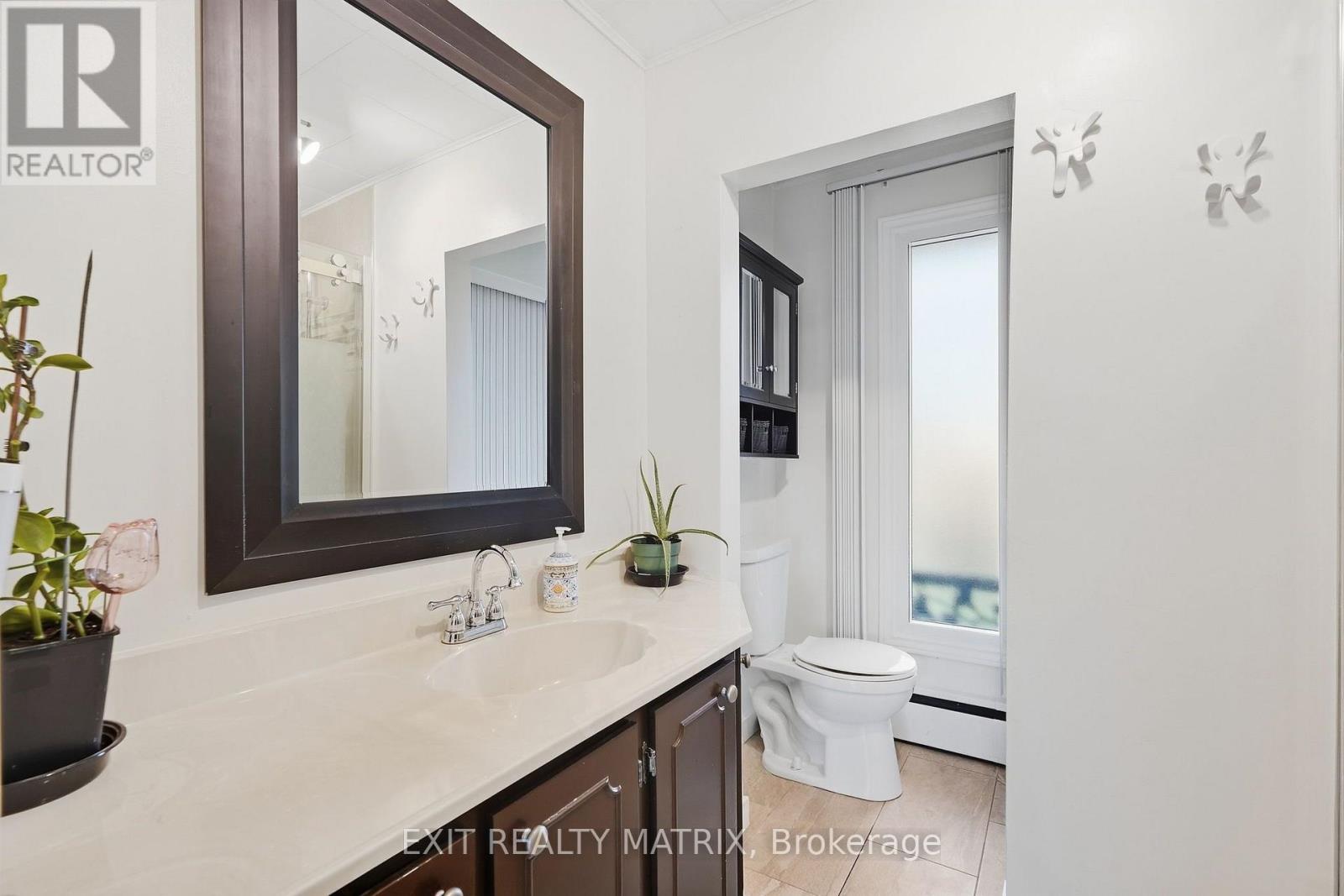 2439 Raymond Street Property Photo 16