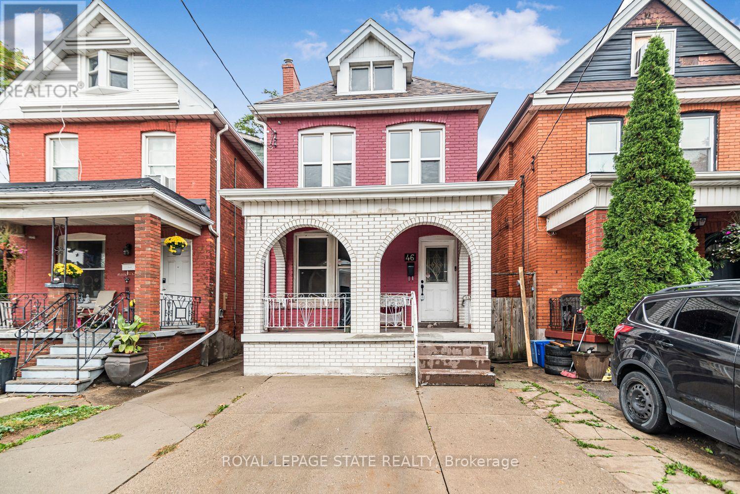 46 Holton Avenue N Property Photo 2