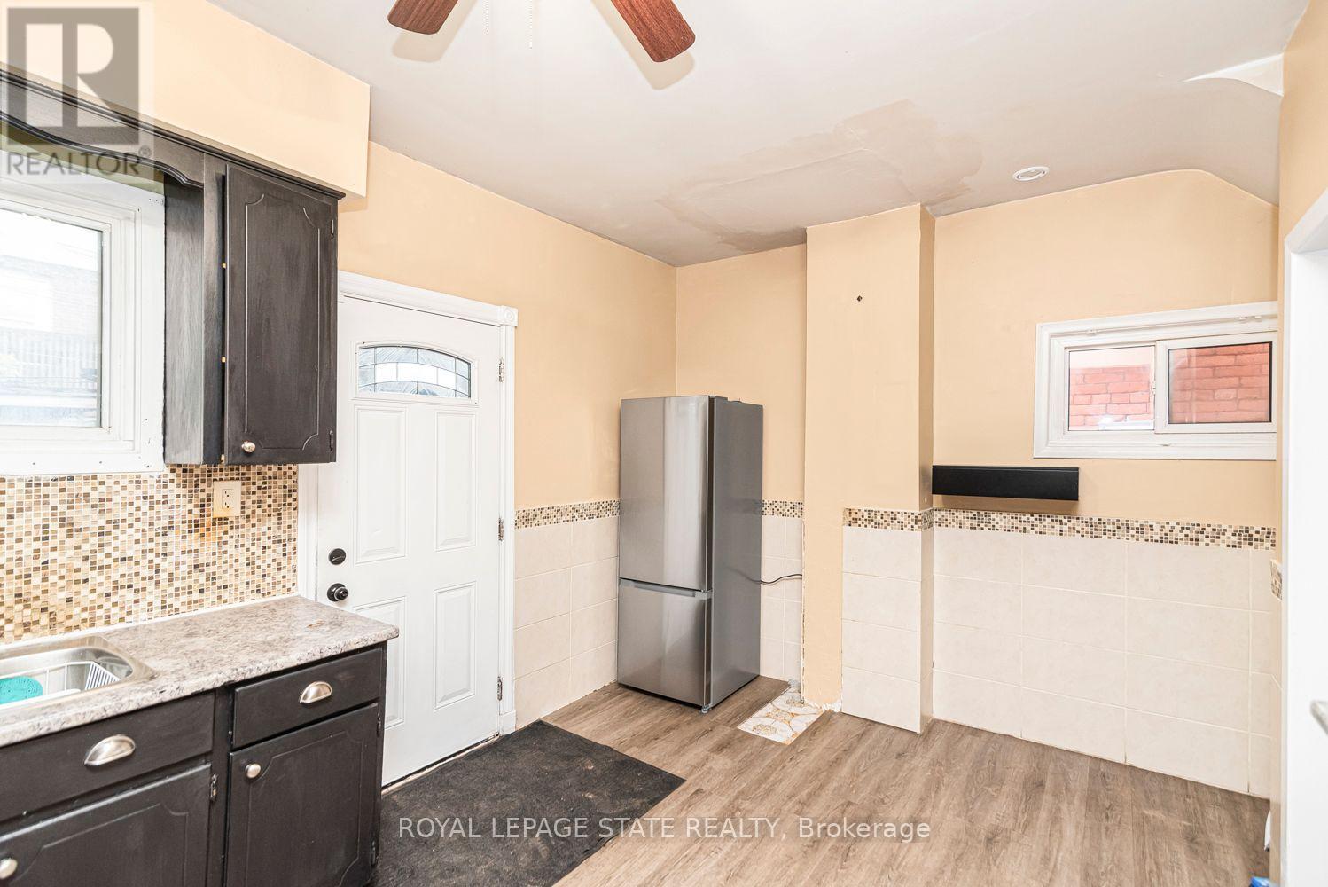 46 Holton Avenue N Property Photo 13