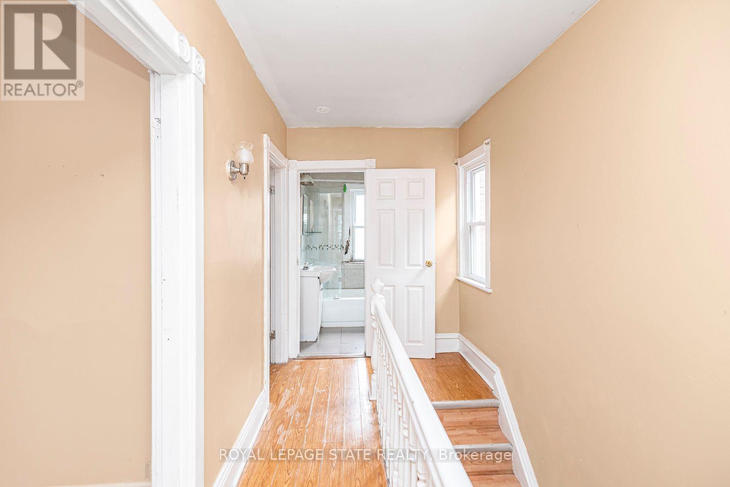 46 Holton Avenue N Property Photo 20