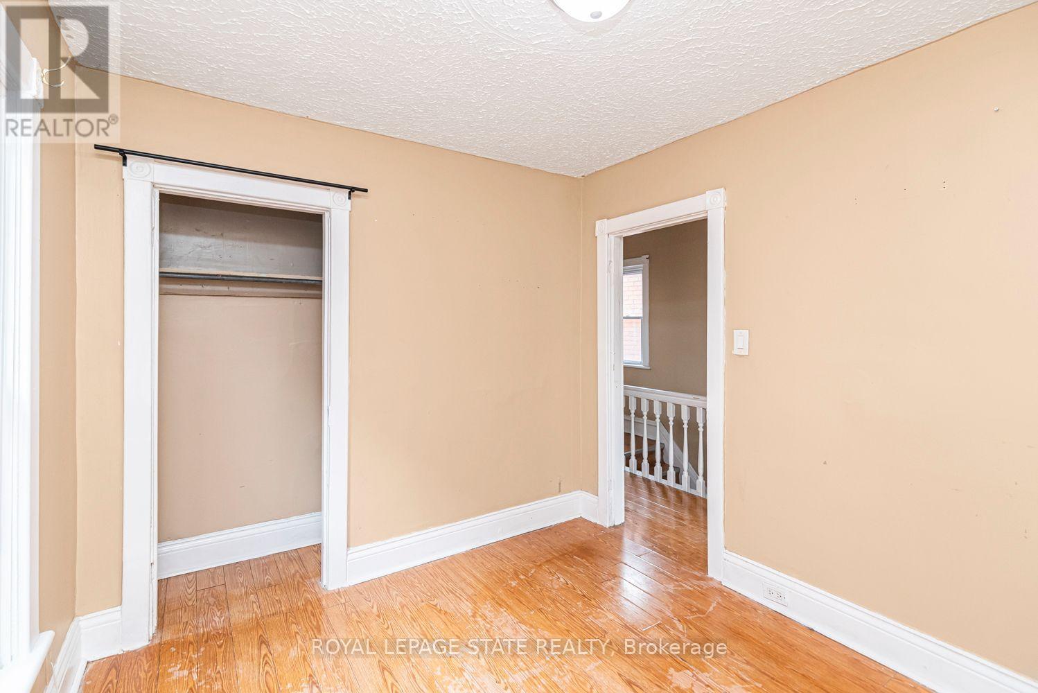 46 Holton Avenue N Property Photo 23