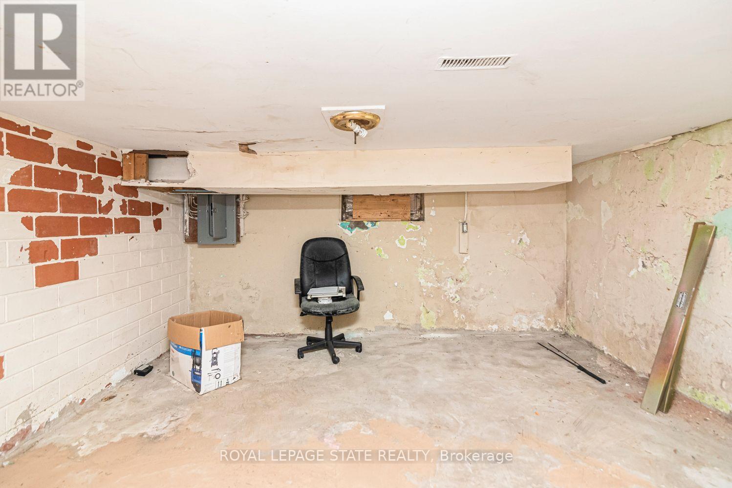46 Holton Avenue N Property Photo 29