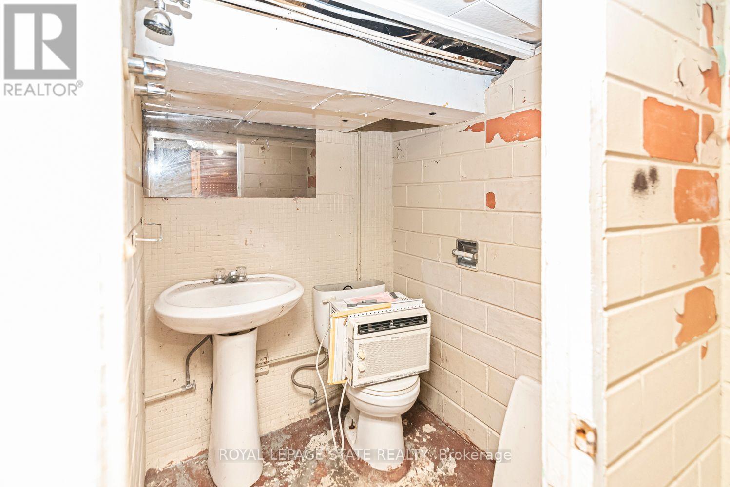 46 Holton Avenue N Property Photo 30