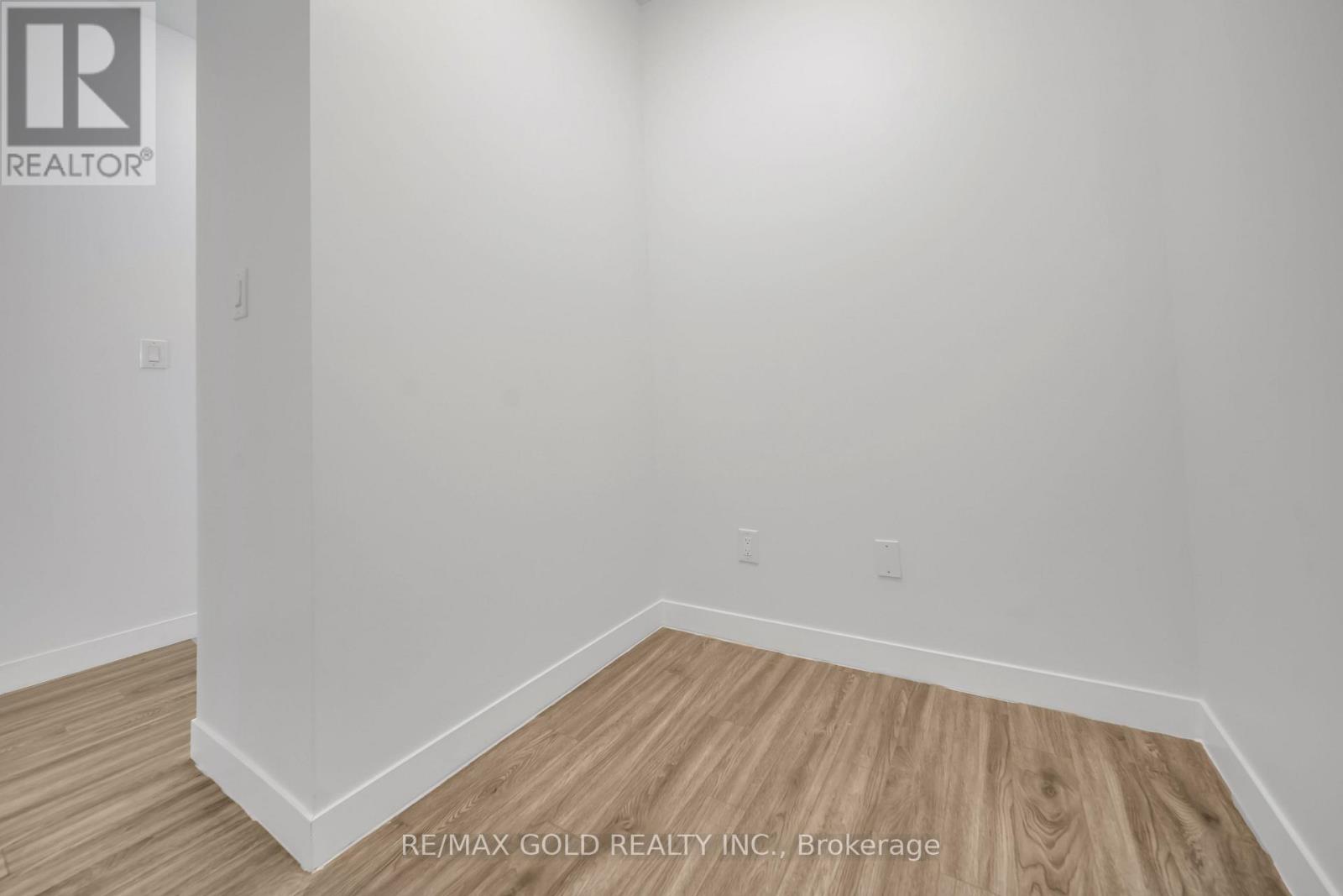 803 - 128 King Street N Property Photo 16