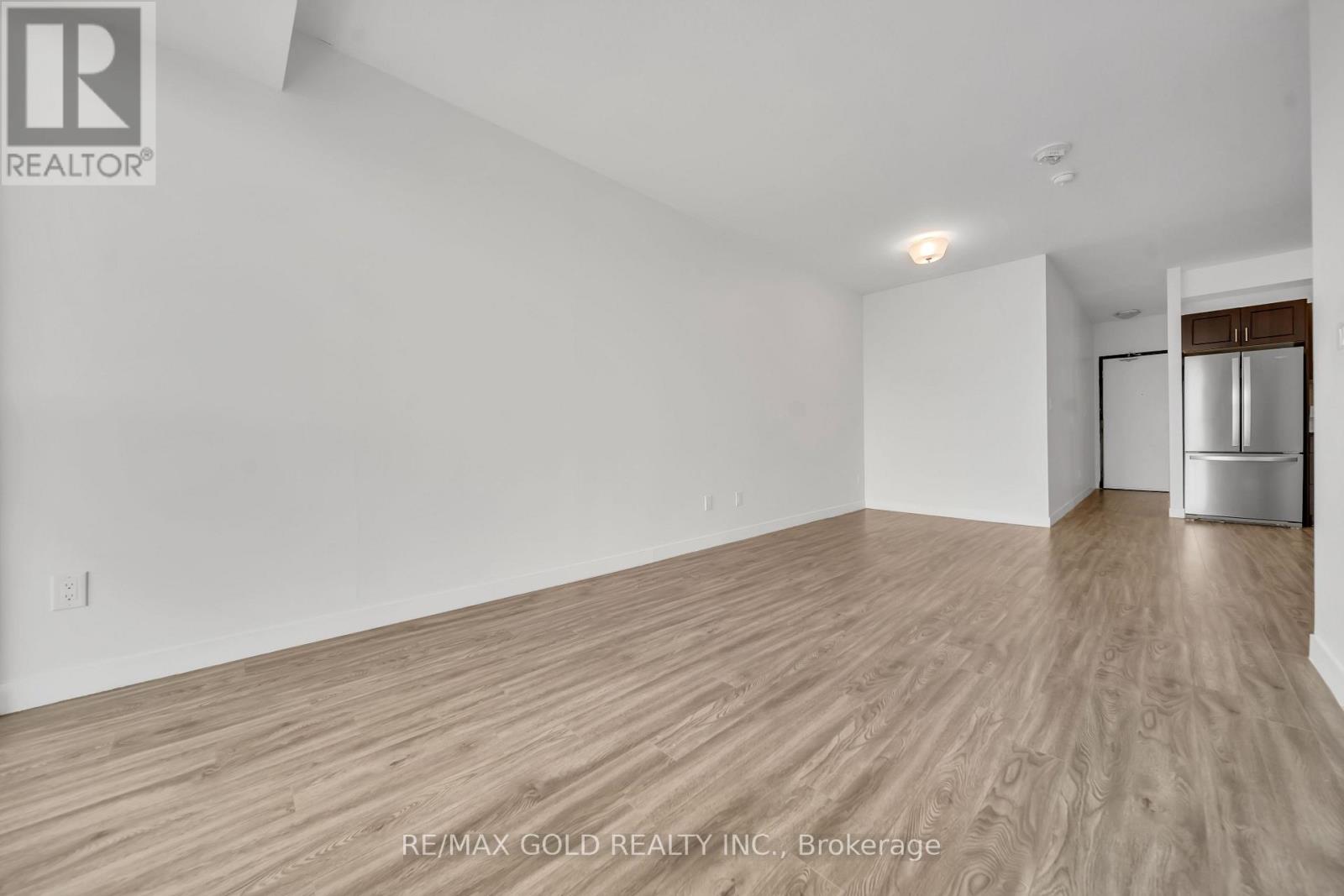 803 - 128 King Street N Property Photo 21