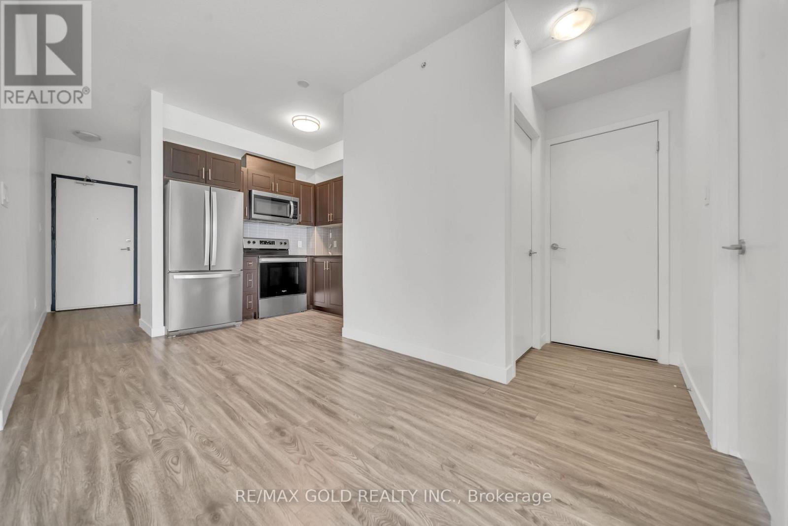803 - 128 King Street N Property Photo 22