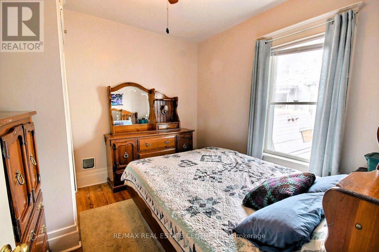 223 Water Street N Property Photo 8