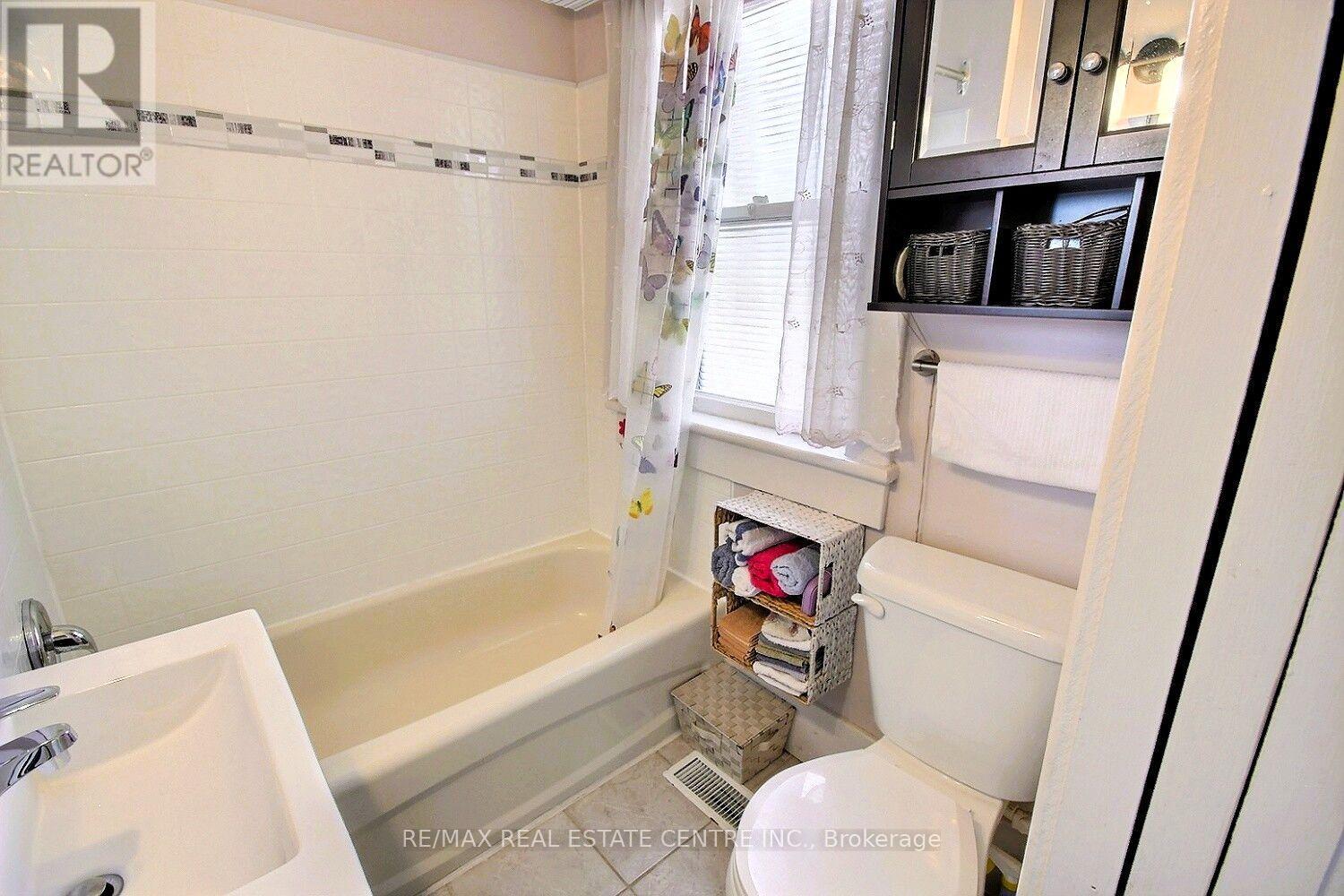 223 Water Street N Property Photo 9