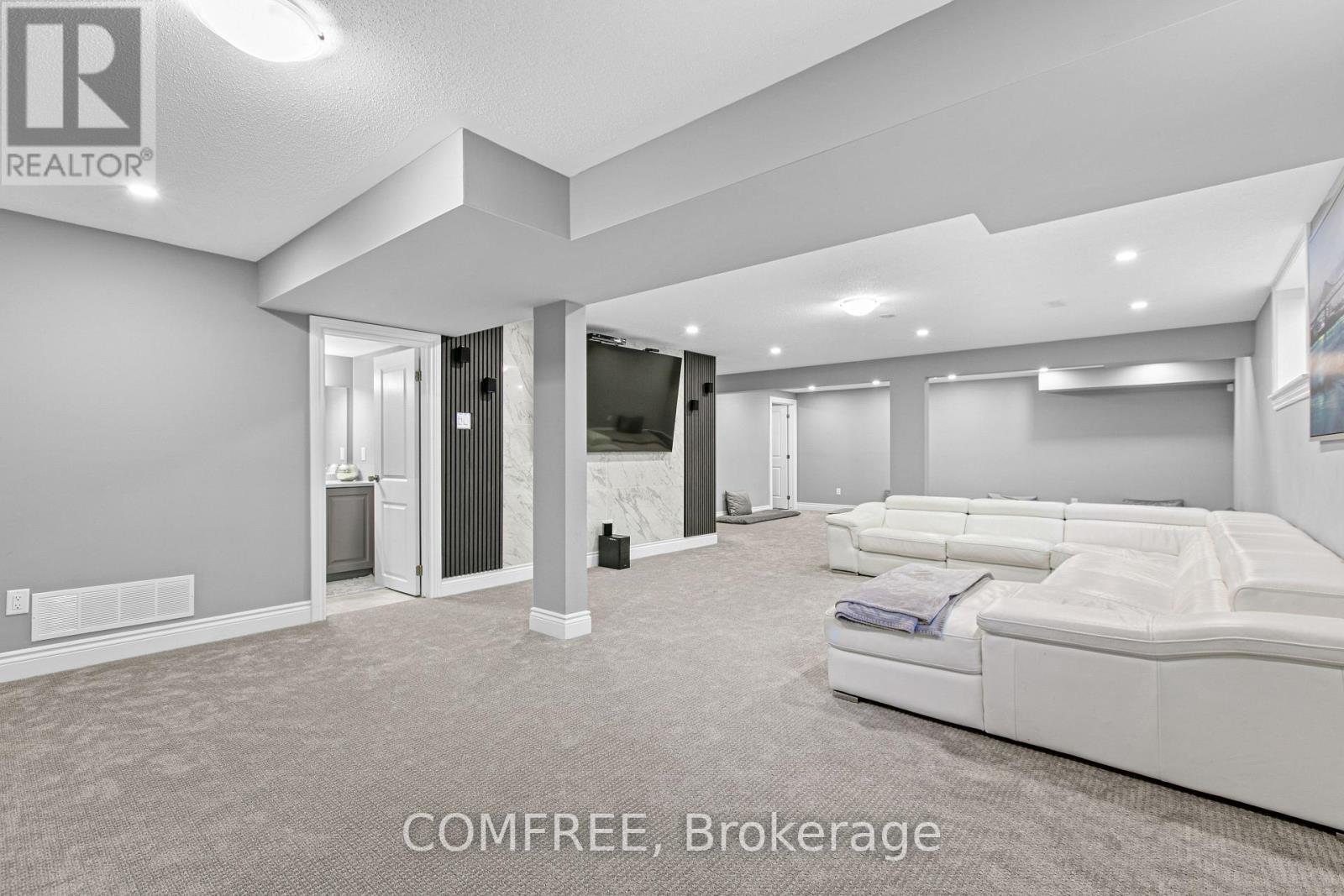 43 Angel Heights Property Photo 35